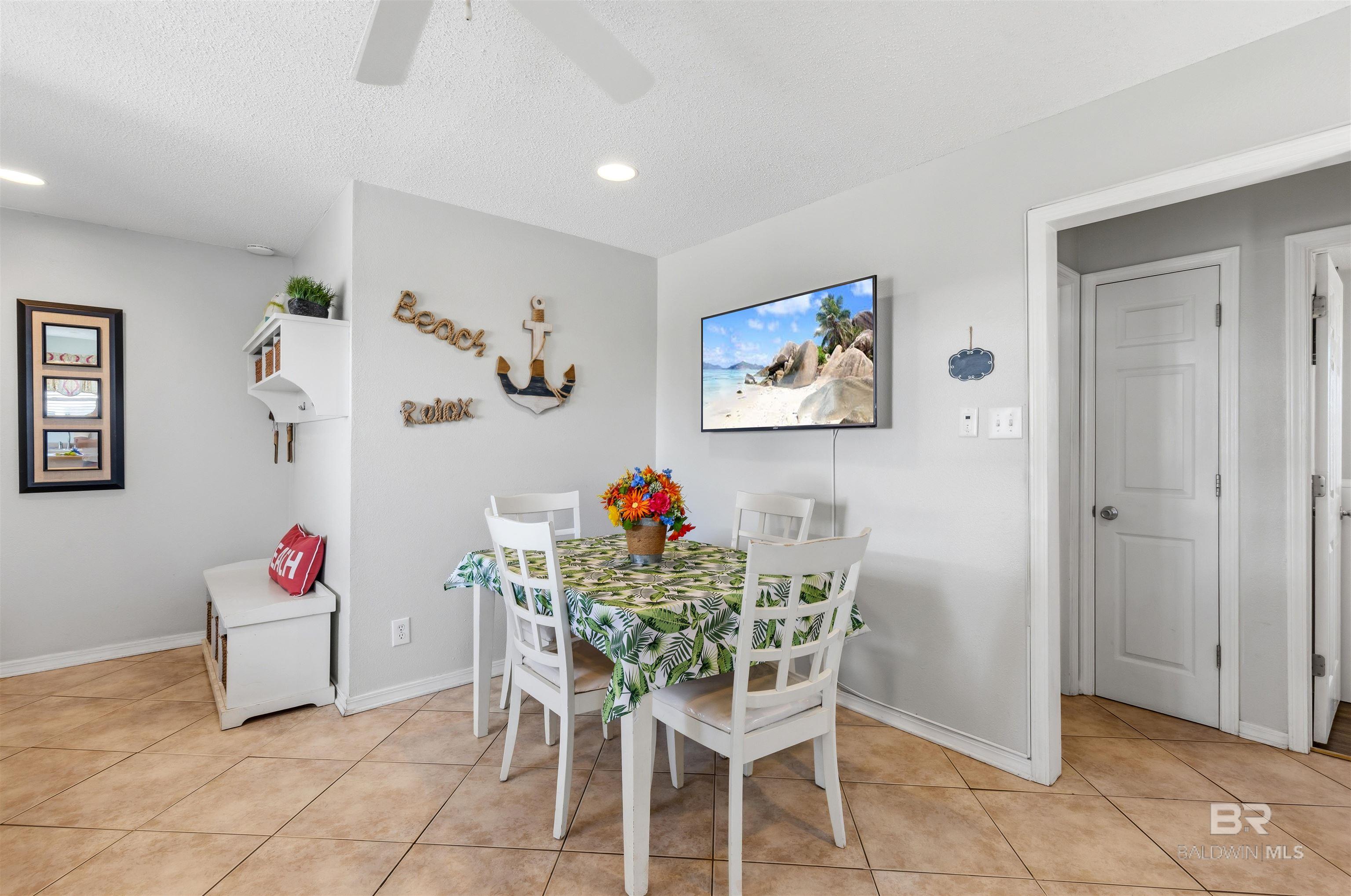 https://zimg.paragon.ice.com/ParagonImages/Property/PG/BCAR/396564/6/0/0/96a9ab98416bc2f7d7f661f7ba562aed/7/e536567f9db44a16afe3d702228b1b0b/396564-a91b1dae-0960-45ee-9f7c-22030828e21c.JPG