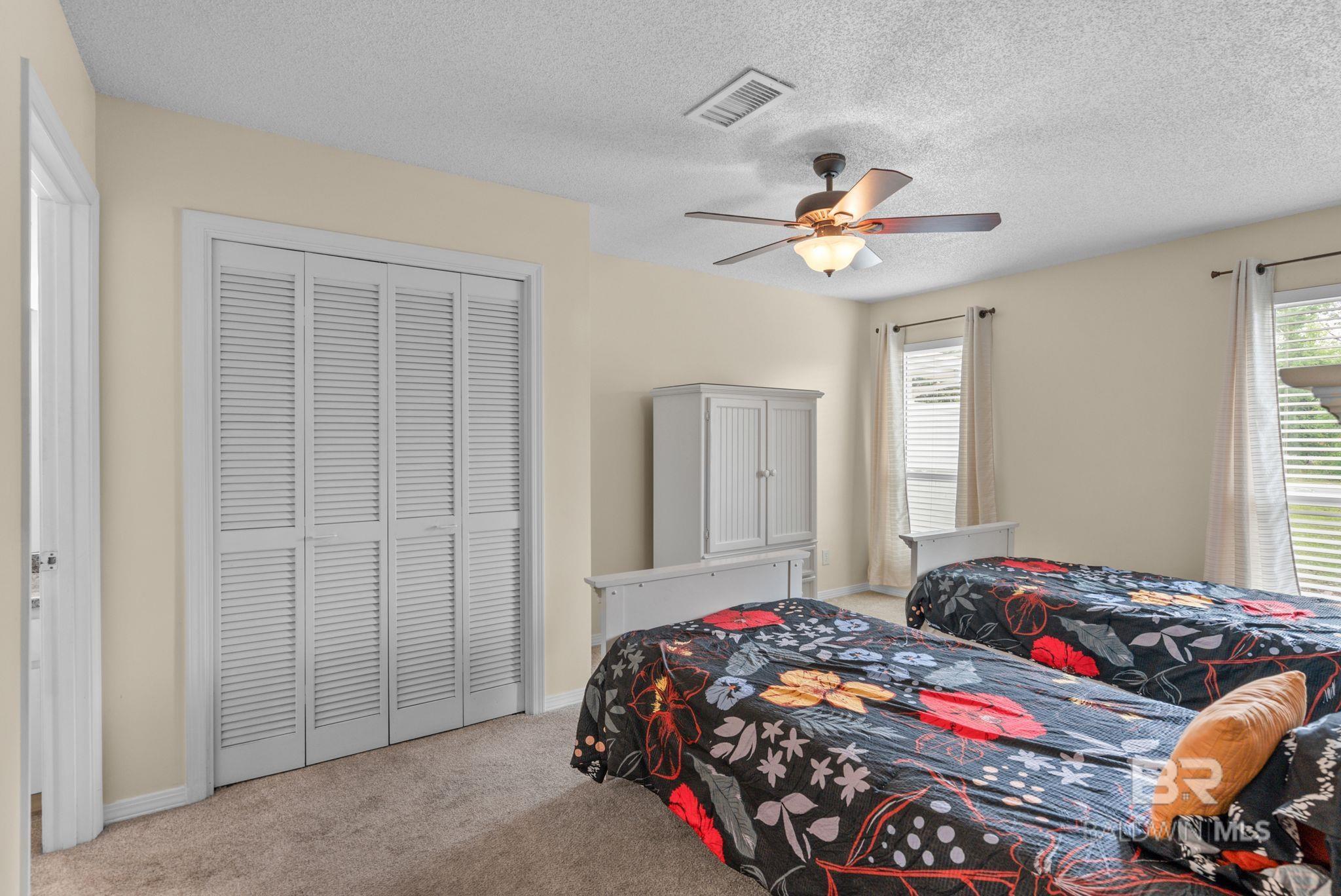 https://zimg.paragon.ice.com/ParagonImages/Property/PG/BCAR/396567/18/0/0/6b2eecb9424e7639957b71f6265eb76a/7/a101bd1928891c9d719ad09511a98c22/396567-b737a816-672c-4d3c-9e14-b7a41553283e.JPG