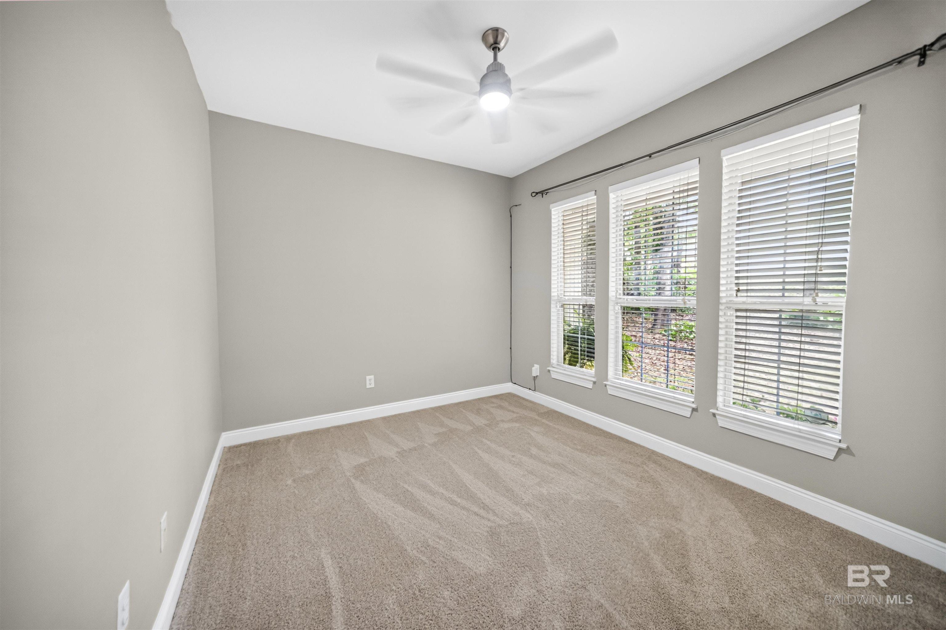 https://zimg.paragon.ice.com/ParagonImages/Property/PG/BCAR/396568/21/0/0/105297420f8f97e3cec88a450d92ad8a/7/cd4f0b1f91dfbbc8fa1021d22e5c5ce0/396568-b3bd1f93-54c9-41da-ae71-24da876b954c.JPG