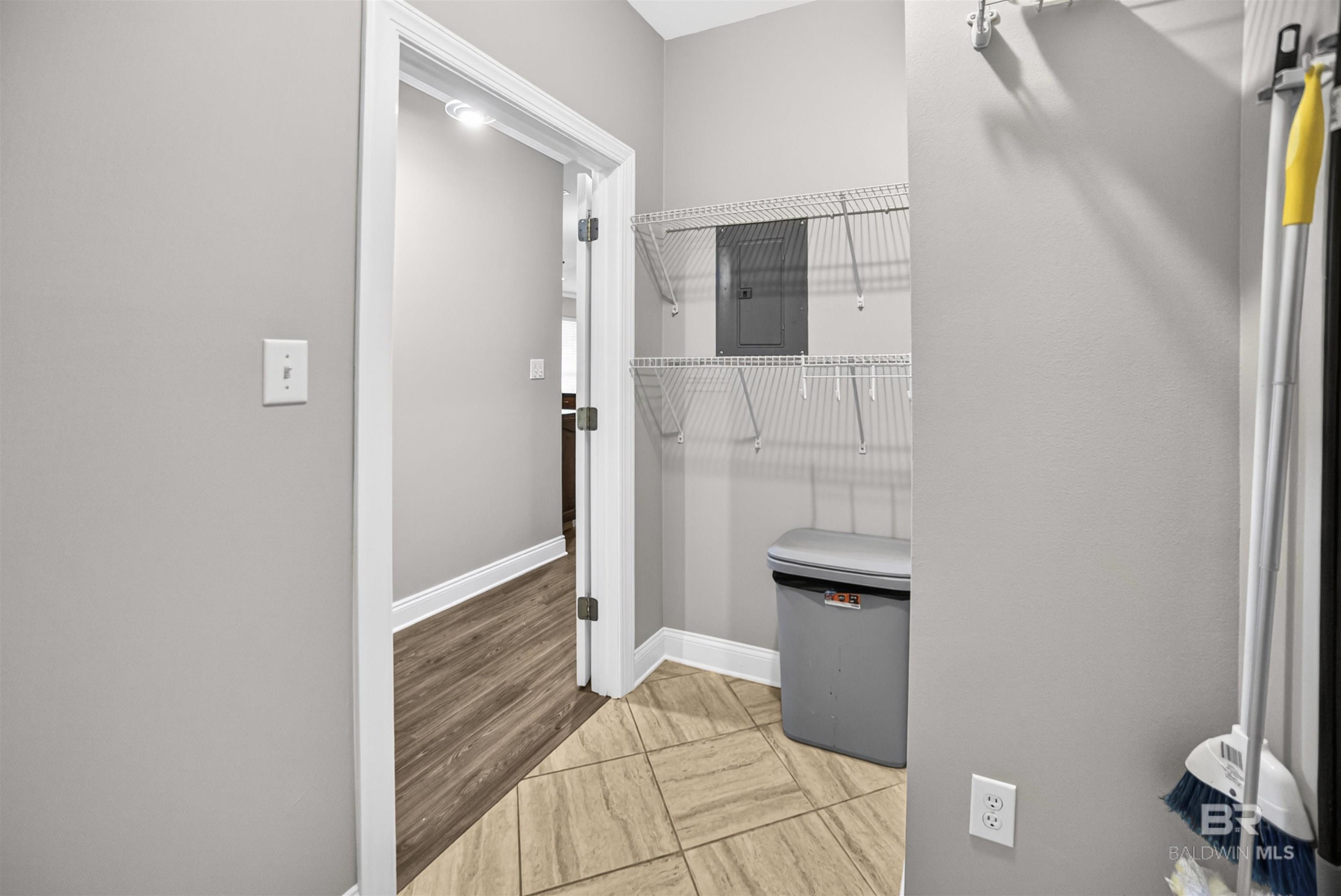 https://zimg.paragon.ice.com/ParagonImages/Property/PG/BCAR/396568/31/0/0/3e32342310d412af9c5756e1adefb278/7/cd4f0b1f91dfbbc8fa1021d22e5c5ce0/396568-98ee086f-714c-46d7-bca3-b21588924c40.JPG