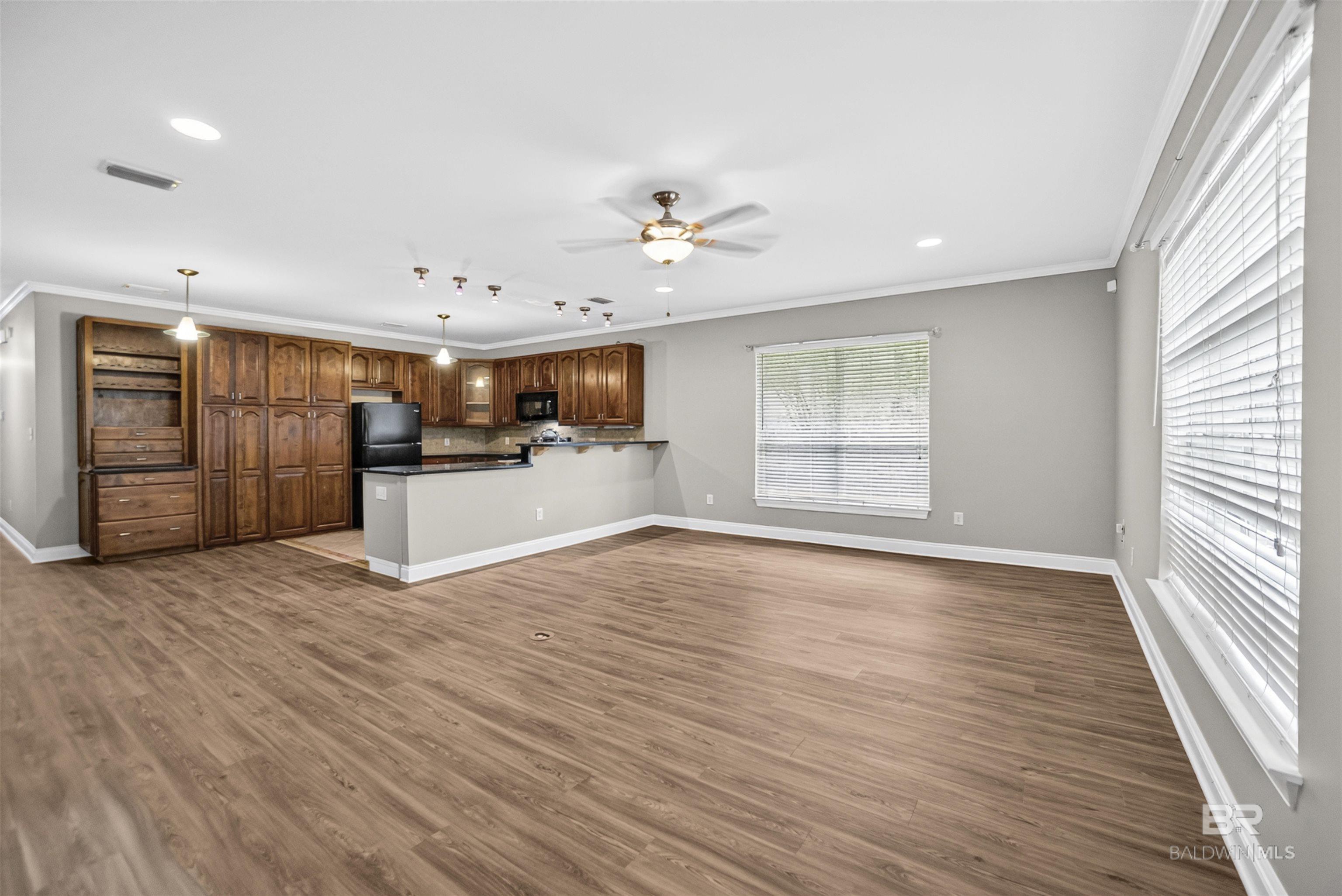 https://zimg.paragon.ice.com/ParagonImages/Property/PG/BCAR/396568/6/0/0/67bc70d81e8ed74117671659a291e012/7/cd4f0b1f91dfbbc8fa1021d22e5c5ce0/396568-5cb46d95-43ed-40ba-b25e-4b7c43426ff1.JPG