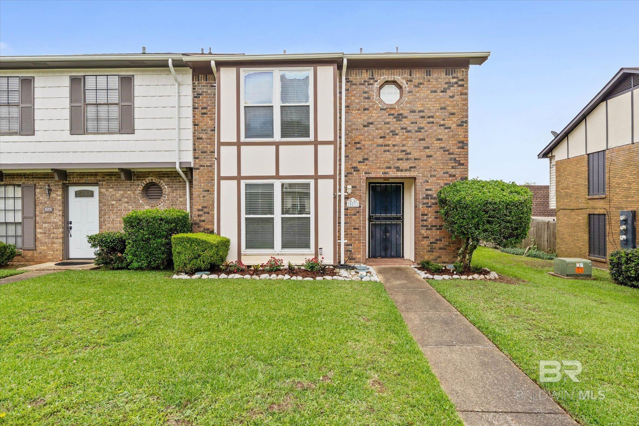 527 Highland Woods Drive