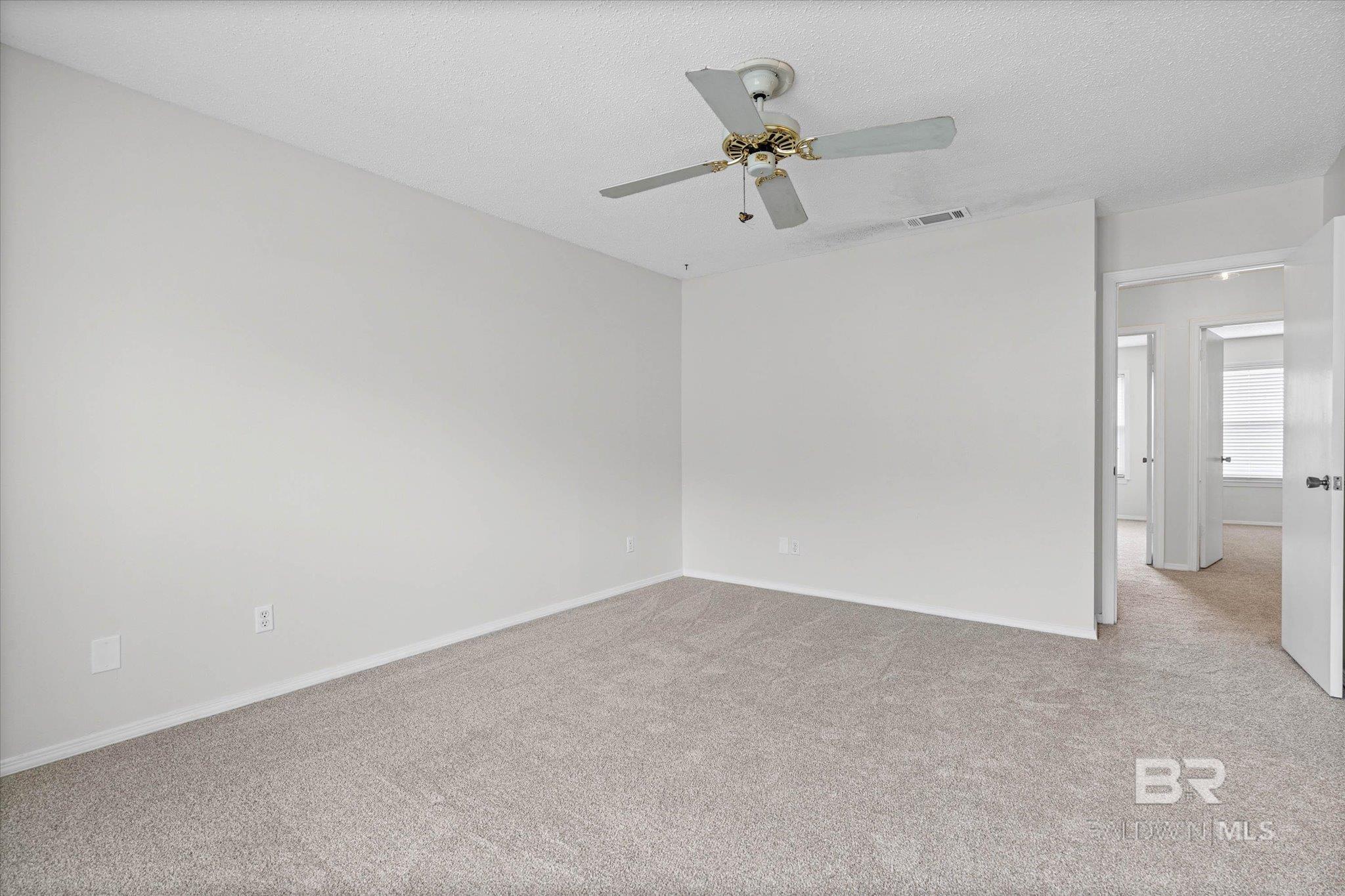 https://zimg.paragon.ice.com/ParagonImages/Property/PG/BCAR/396569/12/0/0/9510ec9e4b77be1656d62a49cfaf8dd3/7/32534fdc6bc2e08d06ef69ac2a6445fb/396569-ef1f1396-3503-4602-907d-c7f751dbb4bc.JPG