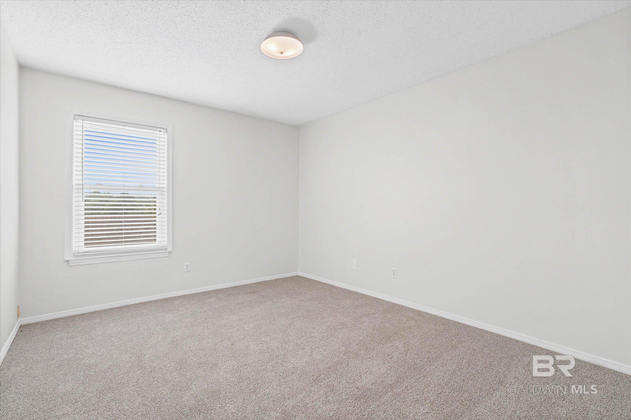 https://zimg.paragon.ice.com/ParagonImages/Property/PG/BCAR/396569/15/0/0/65b77bc0d79e6622fac9e7c2e6e68358/7/32534fdc6bc2e08d06ef69ac2a6445fb/396569-d908bc8e-4dab-4003-a543-670e7a97a901.JPG