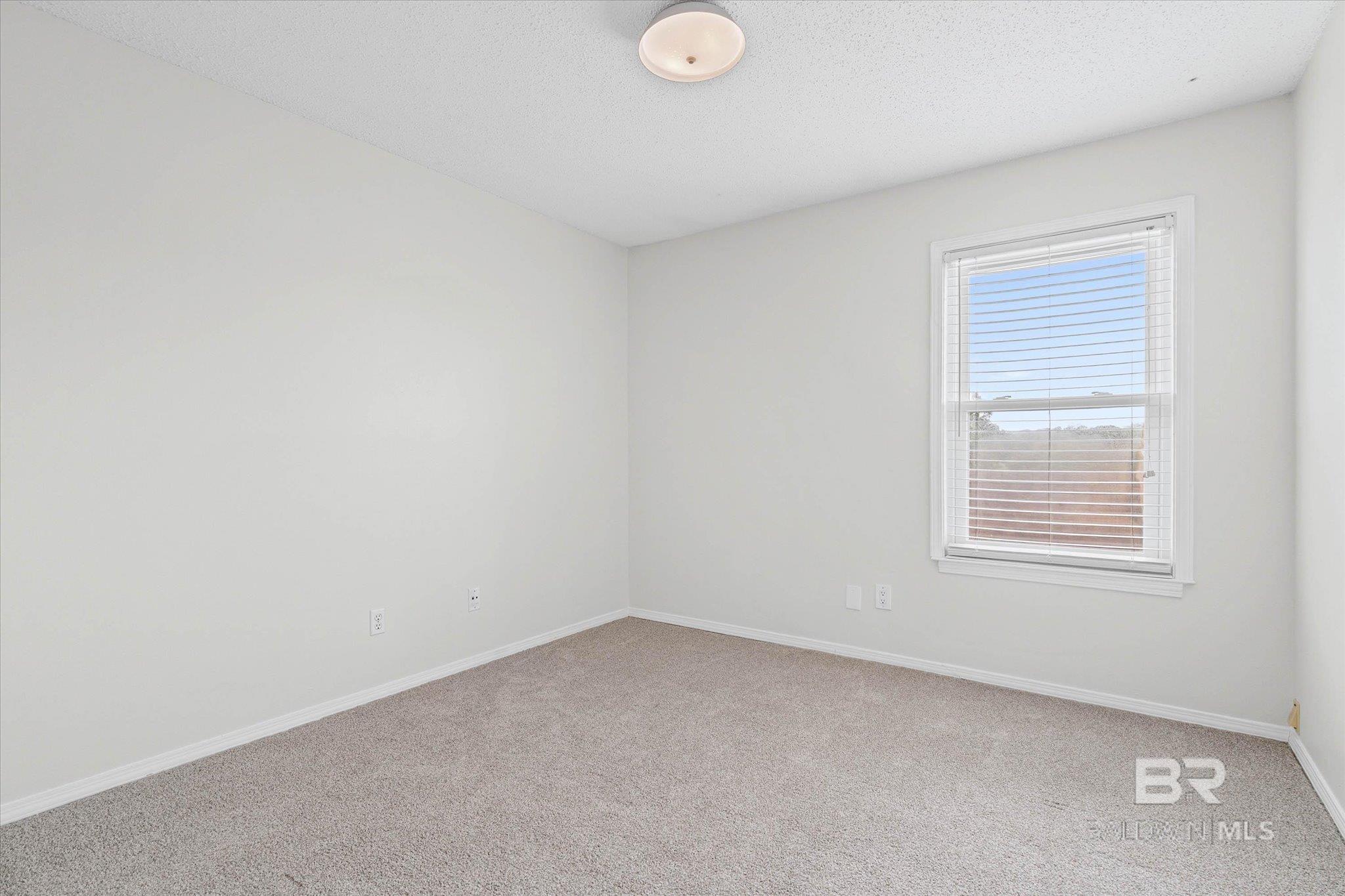https://zimg.paragon.ice.com/ParagonImages/Property/PG/BCAR/396569/17/0/0/34bd7145f4460db0f8d1fb6d1f4e39ce/7/32534fdc6bc2e08d06ef69ac2a6445fb/396569-3f5d5403-fbd7-425a-a7cc-218d71253ee5.JPG