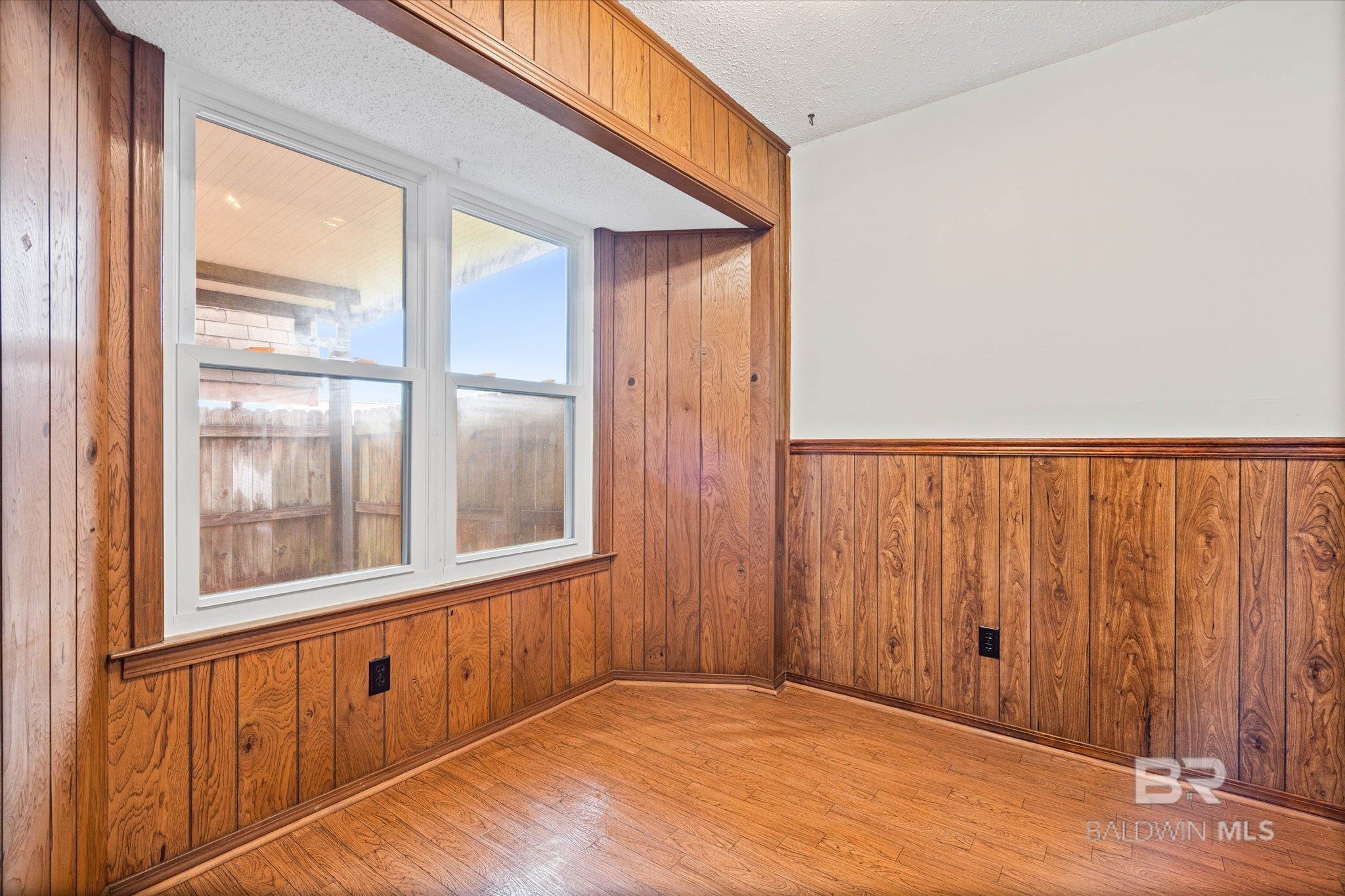 https://zimg.paragon.ice.com/ParagonImages/Property/PG/BCAR/396569/9/0/0/5febedfedf0d048891a8661b0264f4d5/7/32534fdc6bc2e08d06ef69ac2a6445fb/396569-1a067062-6550-4a03-afca-2ada650987a3.JPG