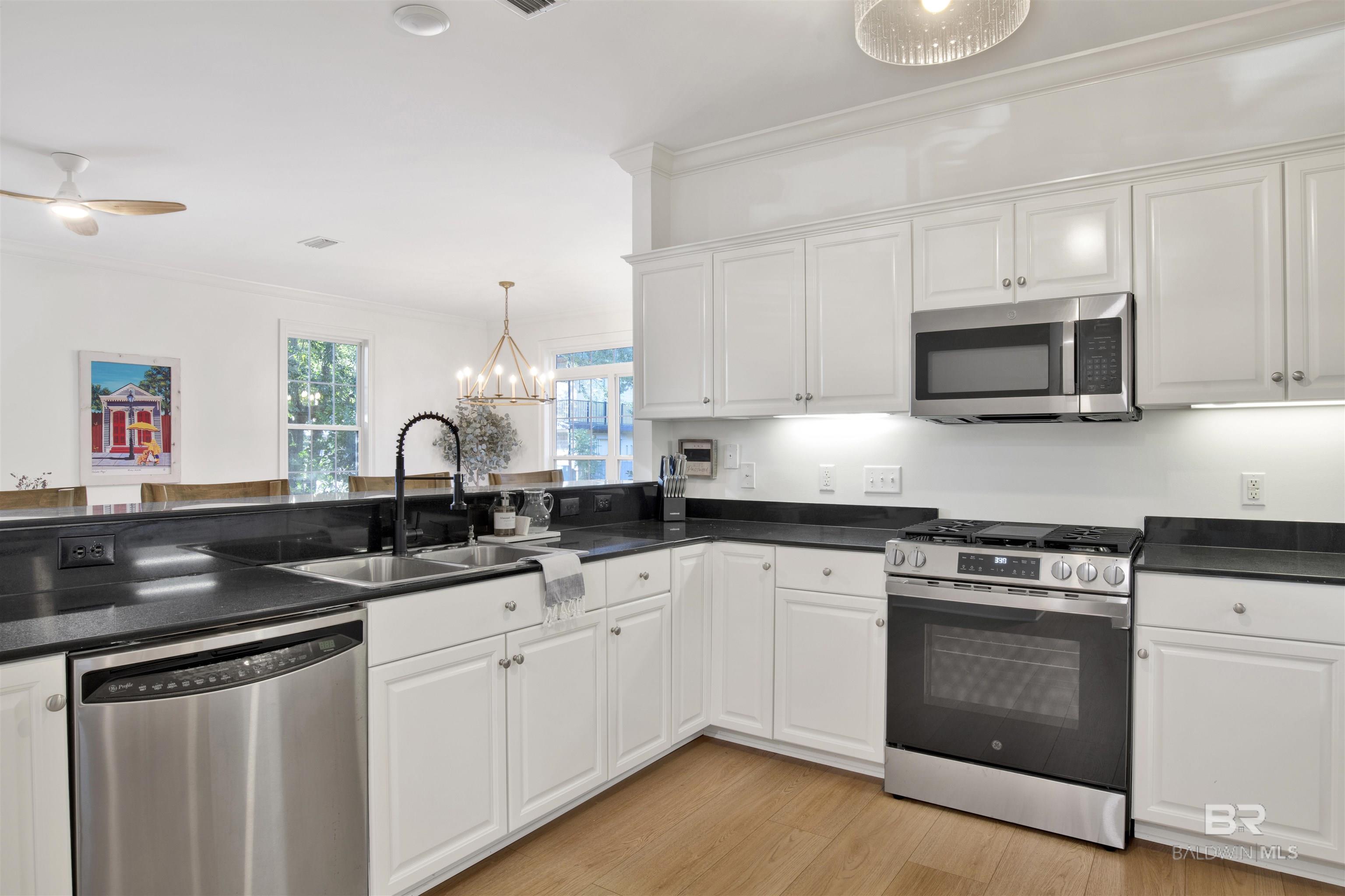 https://zimg.paragon.ice.com/ParagonImages/Property/PG/BCAR/396589/11/0/0/5a21ebe1a8bf6277993979e98677c254/7/84662193cb1241aa631d677c0bb4d4cd/396589-AA1BC4E3-20E1-44EC-BBBC-E71E598068FB.JPG