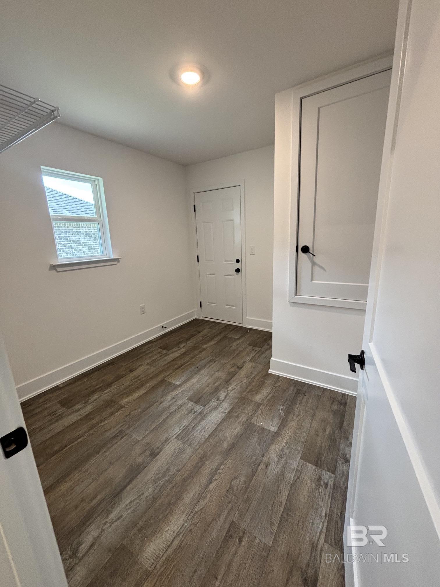 https://zimg.paragon.ice.com/ParagonImages/Property/PG/BCAR/396593/4/0/0/ba78f60b4ff14716b1a94dfe90842ae4/7/562091d23677205c92f6068aa8168a8b/396593-303f2801-d332-4b2a-84ba-bd076a460ae6.JPG