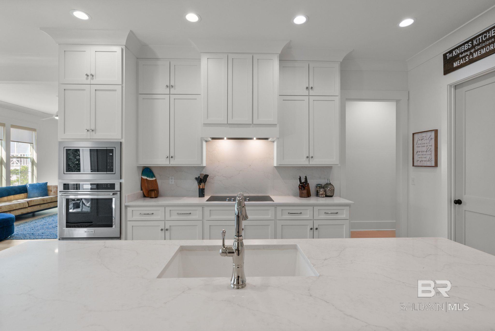 https://zimg.paragon.ice.com/ParagonImages/Property/PG/BCAR/396634/23/0/0/6752e062aa9eed3b0bf7ab8a47d56e4d/7/45d28bcf10256eb6c6323f96e65a7c3a/396634-0cee85ea-dde6-4719-9ca0-dac48ff09868.JPG