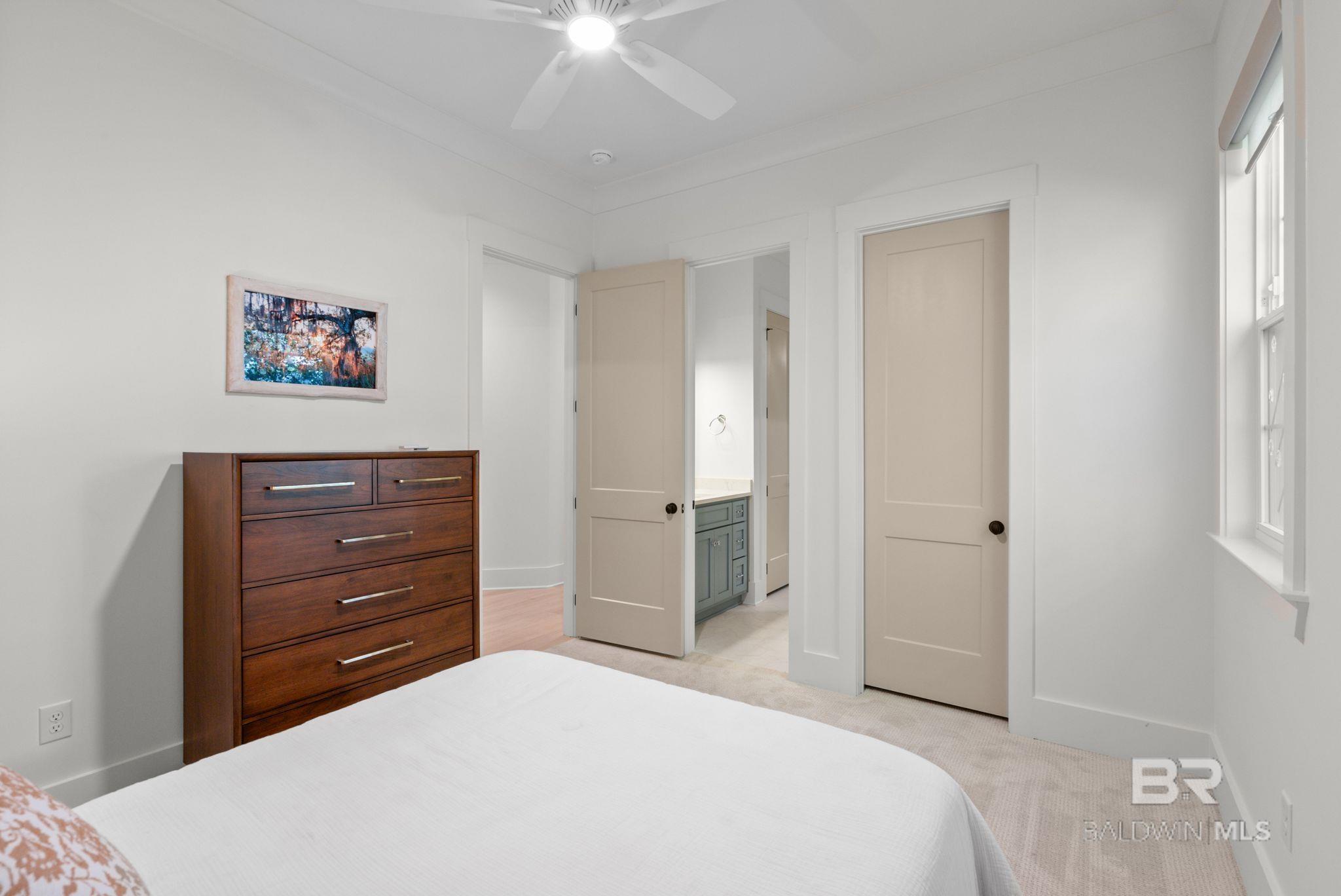 https://zimg.paragon.ice.com/ParagonImages/Property/PG/BCAR/396634/46/0/0/0e2346ae5ead2f9adcaa6c4de70b12b4/7/45d28bcf10256eb6c6323f96e65a7c3a/396634-9edf7972-ae54-4936-b732-65117e1b42dd.JPG