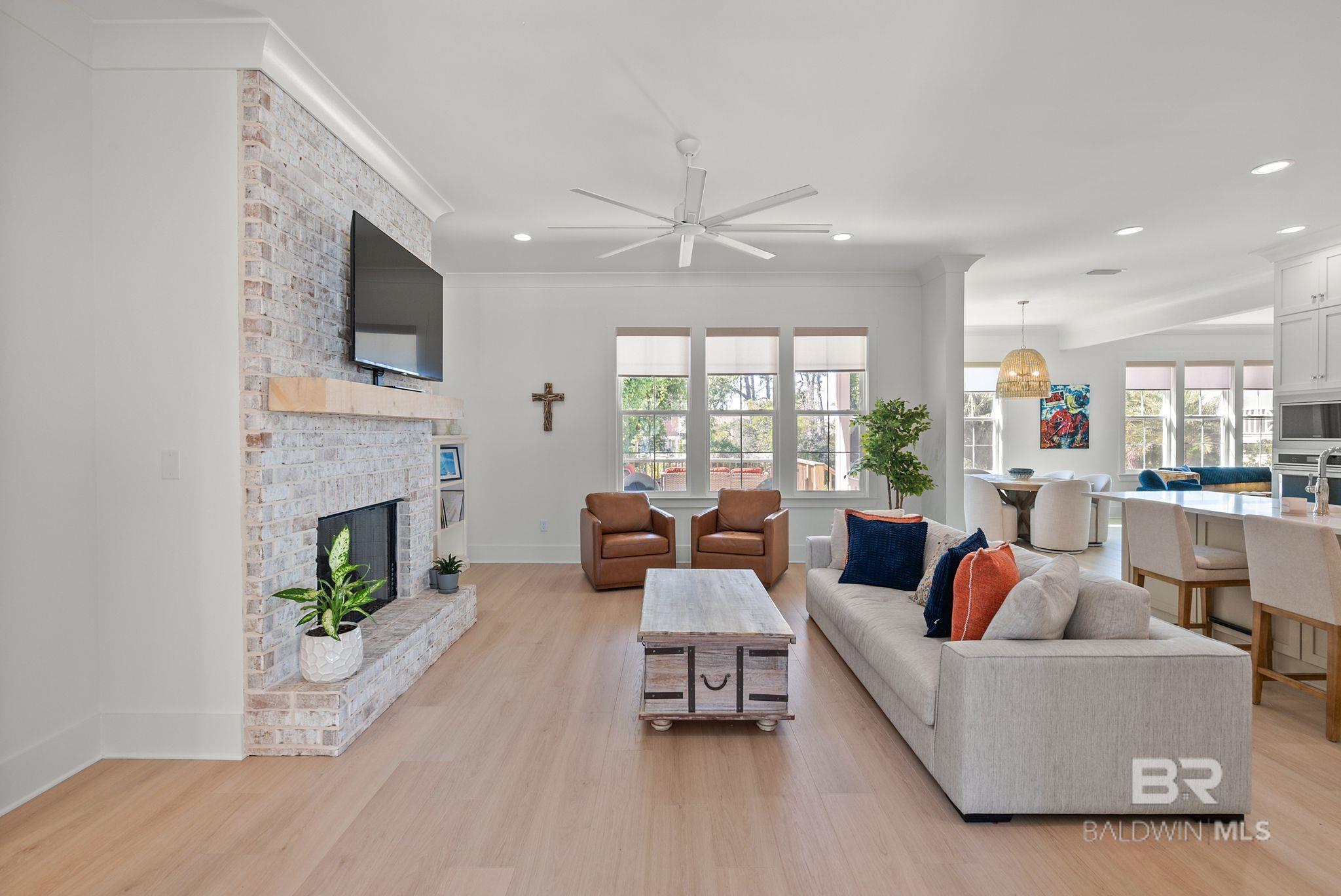 https://zimg.paragon.ice.com/ParagonImages/Property/PG/BCAR/396634/7/0/0/b760909ee2fd3725596f4173894634cd/7/45d28bcf10256eb6c6323f96e65a7c3a/396634-39faa38b-9244-4ae7-b1ee-8cfc8f721909.JPG