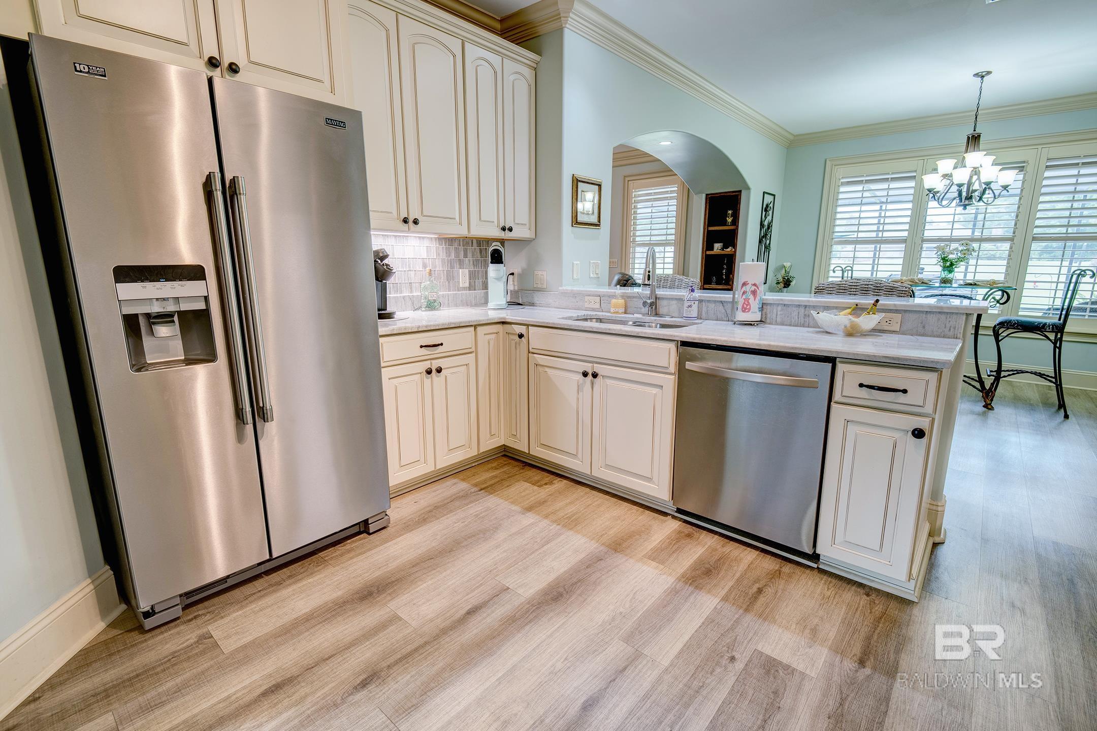 https://zimg.paragon.ice.com/ParagonImages/Property/PG/BCAR/396640/32/0/0/d713bf298d9e122ea9a21317d846d185/7/af1e6570cbf7e1995d546dba8da456a9/396640-75d5d81a-6547-433a-b530-765c4de0b208.JPG