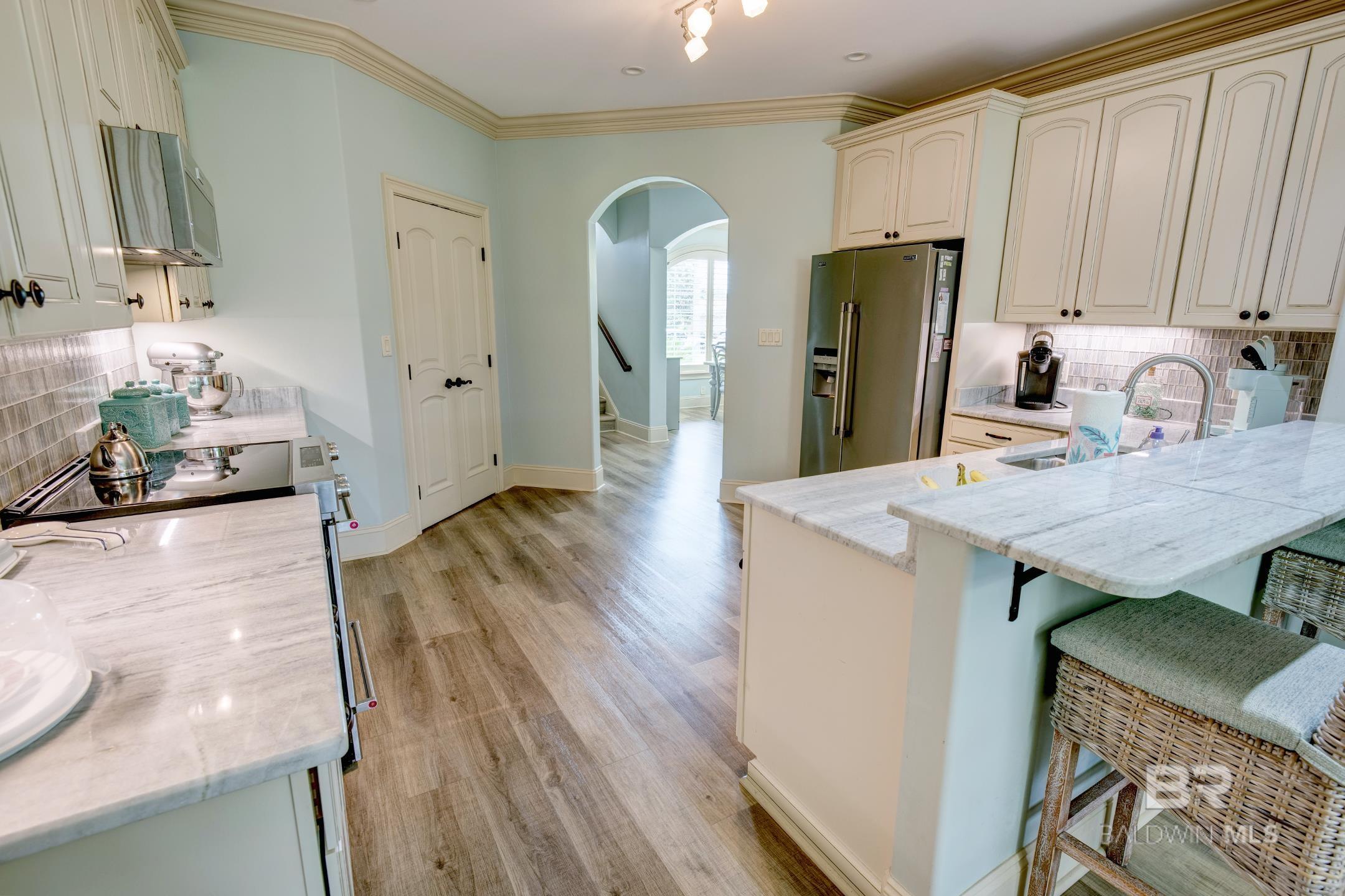 https://zimg.paragon.ice.com/ParagonImages/Property/PG/BCAR/396640/33/0/0/de4adac35e6843c6761dc15b245f52ef/7/af1e6570cbf7e1995d546dba8da456a9/396640-cbfb3b64-b907-49e1-adf2-03556a9e6bc3.JPG