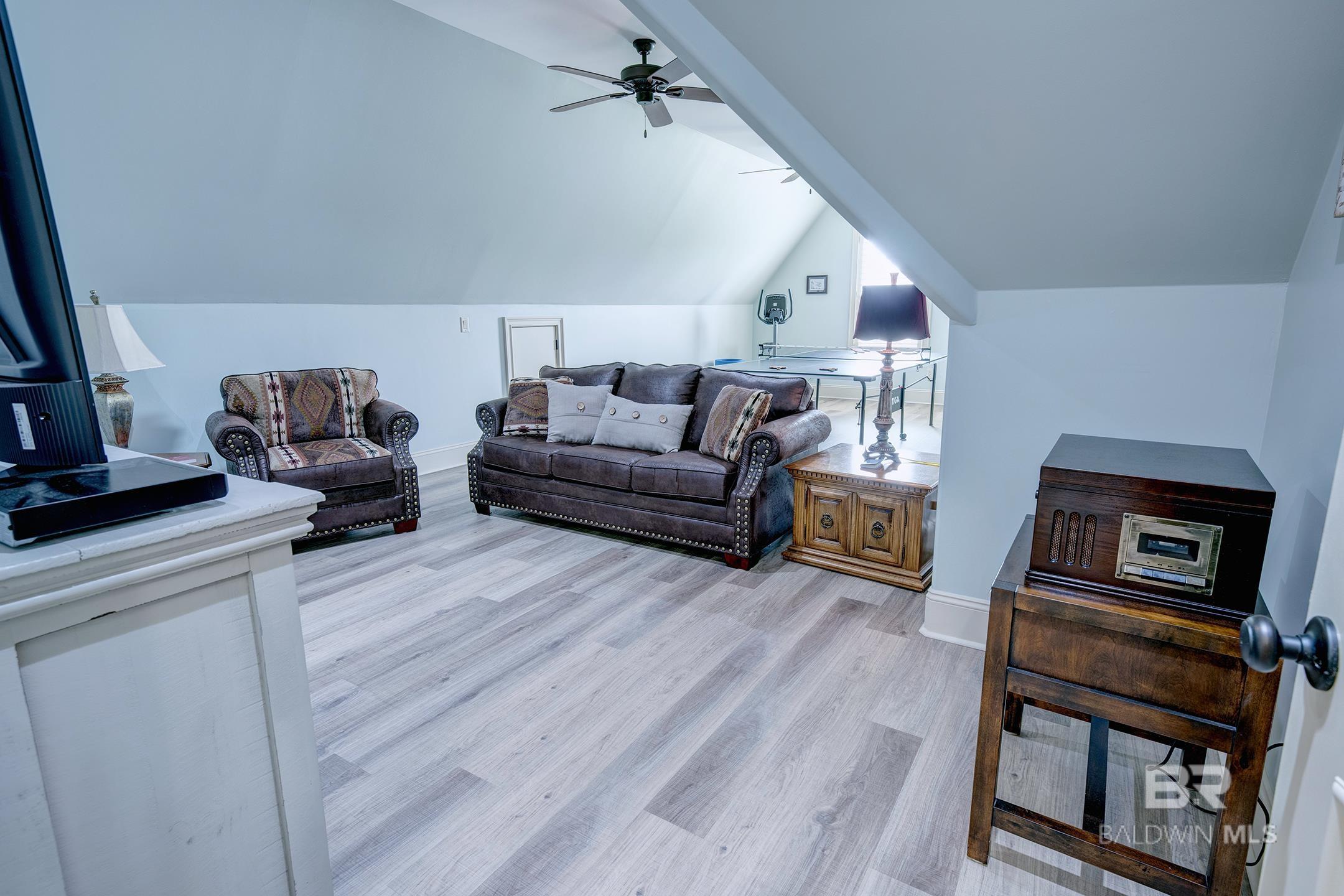 https://zimg.paragon.ice.com/ParagonImages/Property/PG/BCAR/396640/66/0/0/49162304a8d87139b8057730ca50f2fb/7/af1e6570cbf7e1995d546dba8da456a9/396640-77a7e6f9-89c2-4d22-9aee-df50d9f615a9.JPG