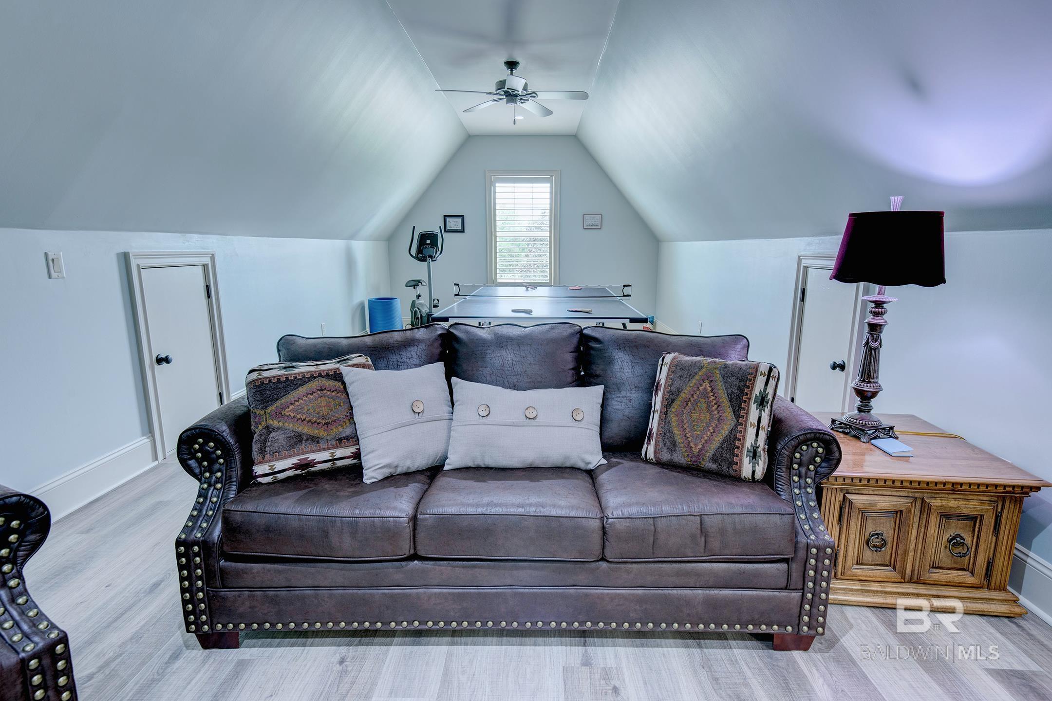 https://zimg.paragon.ice.com/ParagonImages/Property/PG/BCAR/396640/67/0/0/5bccbc2b0984d00c10a91da09fb73b92/7/af1e6570cbf7e1995d546dba8da456a9/396640-c1cbf644-be56-4729-ba58-51a9f79d24b2.JPG
