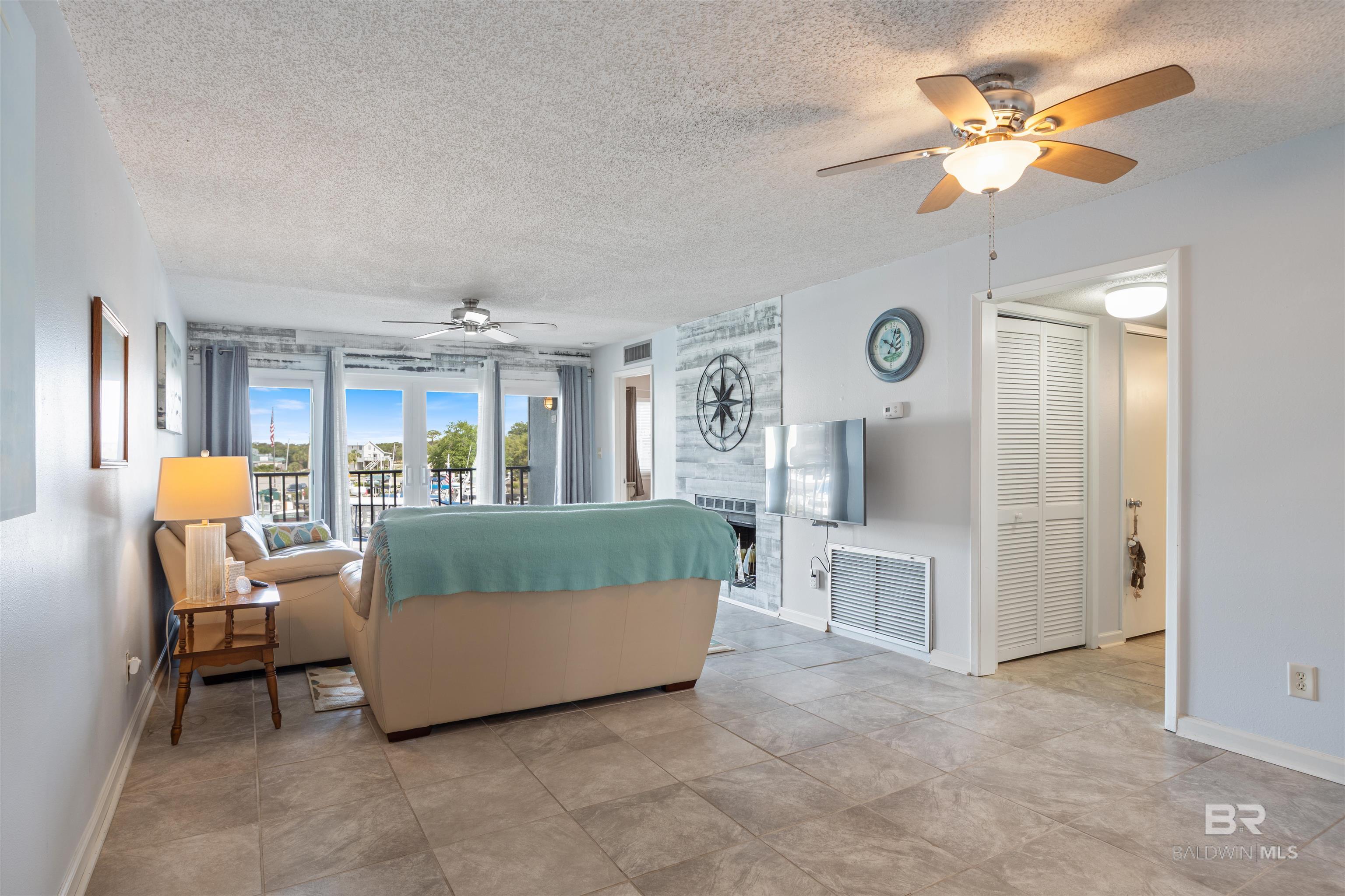 https://zimg.paragon.ice.com/ParagonImages/Property/PG/BCAR/396644/5/0/0/183b64f7630e43da823cae9032c43f5f/7/07d731938ea6f287c648de7e7f376fff/396644-847671c3-97b3-40f3-ab80-b3c81eadb156.JPG