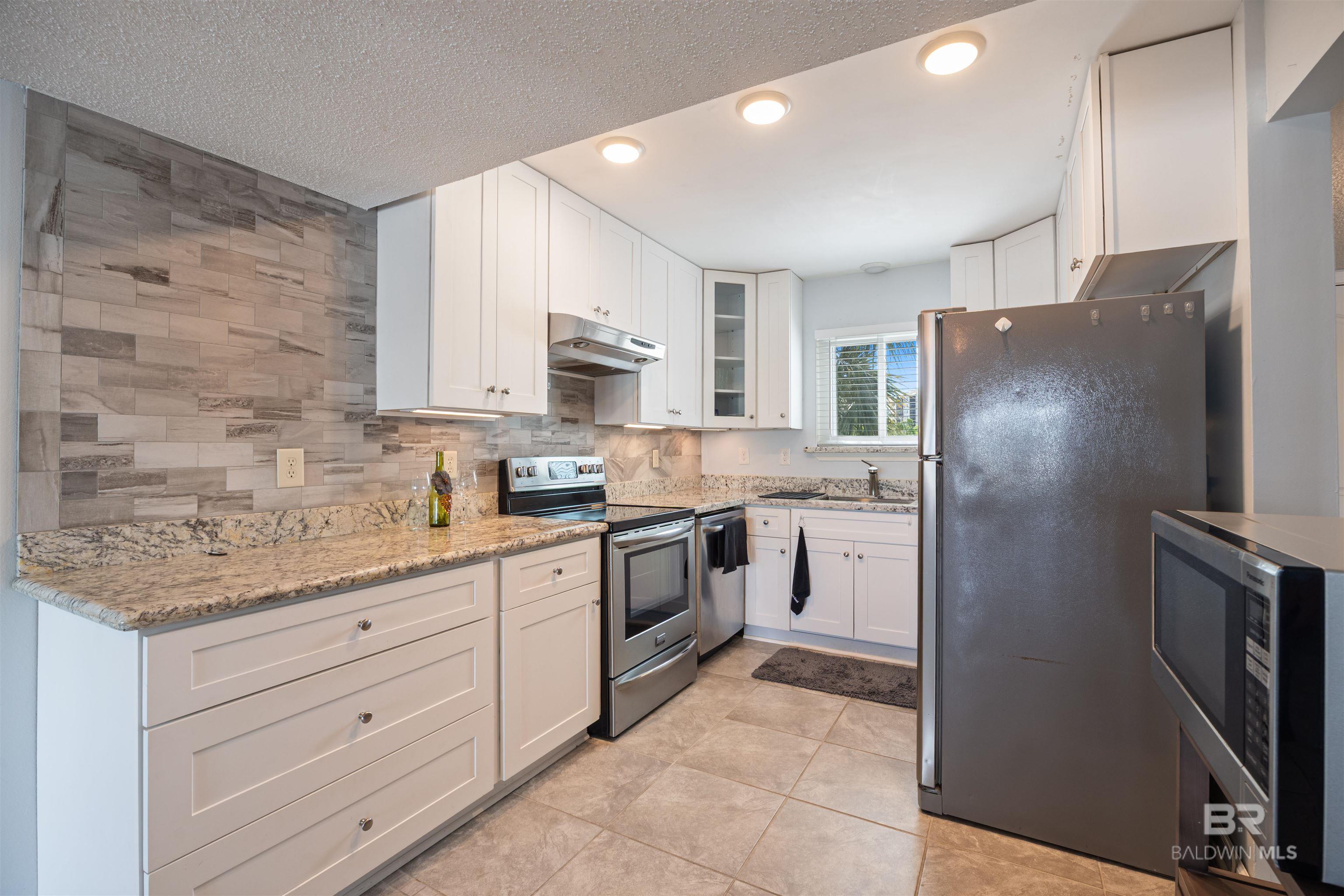 https://zimg.paragon.ice.com/ParagonImages/Property/PG/BCAR/396644/9/0/0/8d8dc2b7de0be501ae5e9914472bed0b/7/07d731938ea6f287c648de7e7f376fff/396644-22588cb1-3e91-409f-9bde-a60274a21ef1.JPG