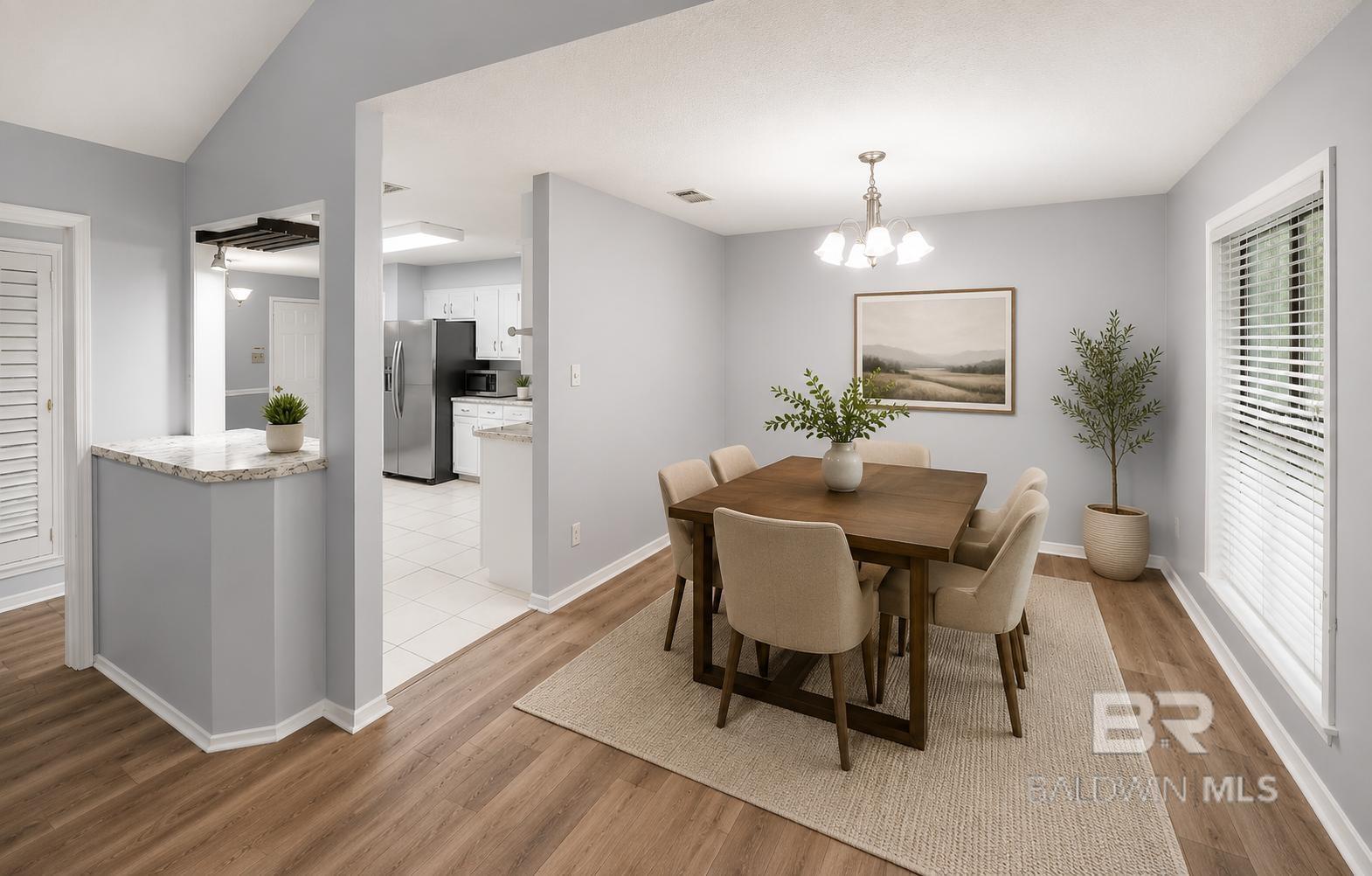 https://zimg.paragon.ice.com/ParagonImages/Property/PG/BCAR/396647/8/0/0/08e8d333c5bde474a69de488fcc7e240/7/5b7265c188f15bf06a5dce4abb6c69fe/396647-58446f44-c5ca-4738-a1a6-2623bc193503.JPG