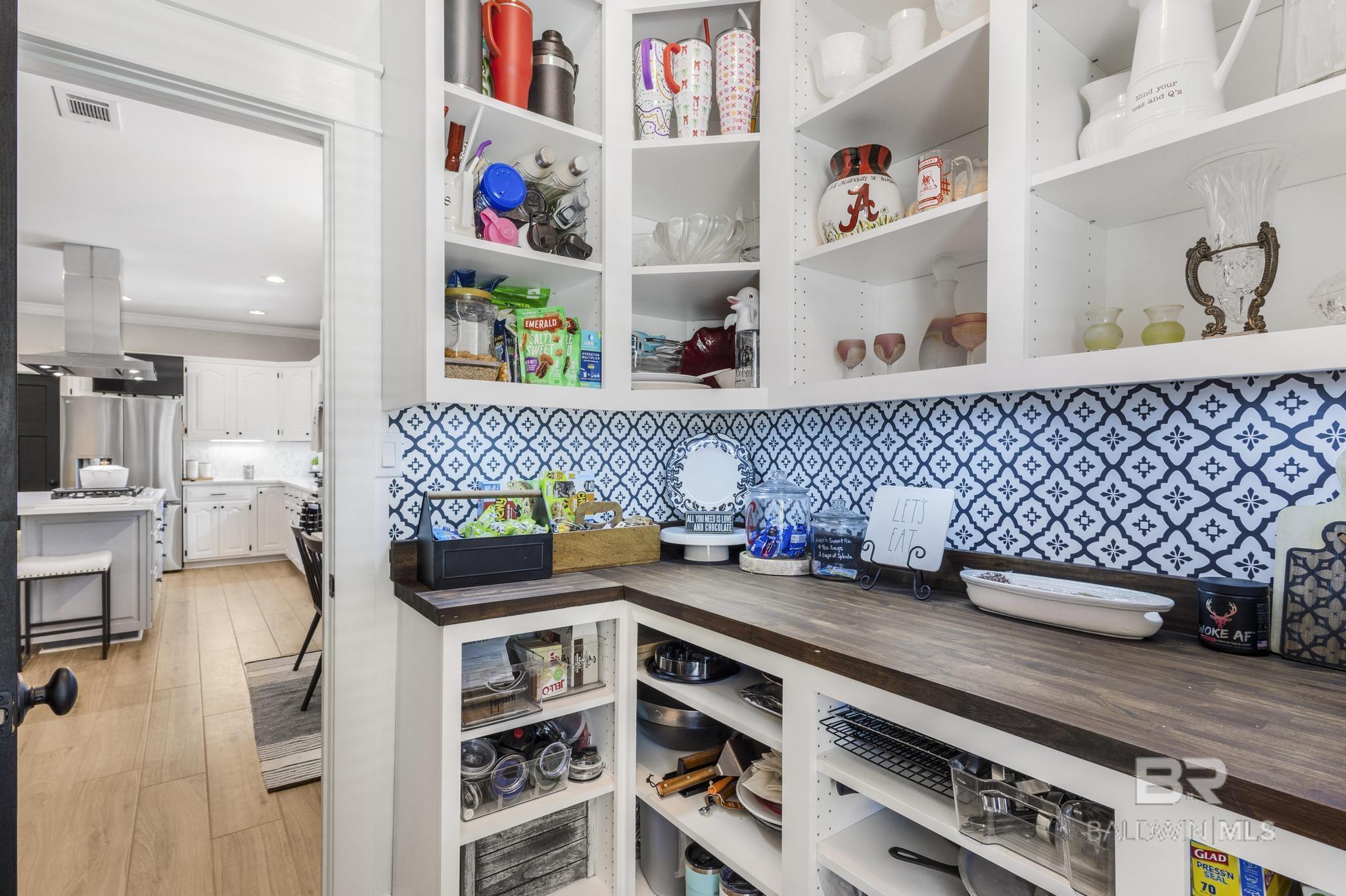 https://zimg.paragon.ice.com/ParagonImages/Property/PG/BCAR/396672/26/0/0/6e30c71b2a20a66090c534391b68a102/7/03a1ab45832fe87e552b5f5c6b236a04/396672-97a7e7e0-0faa-4f96-b12c-a1454c8909ba.JPG