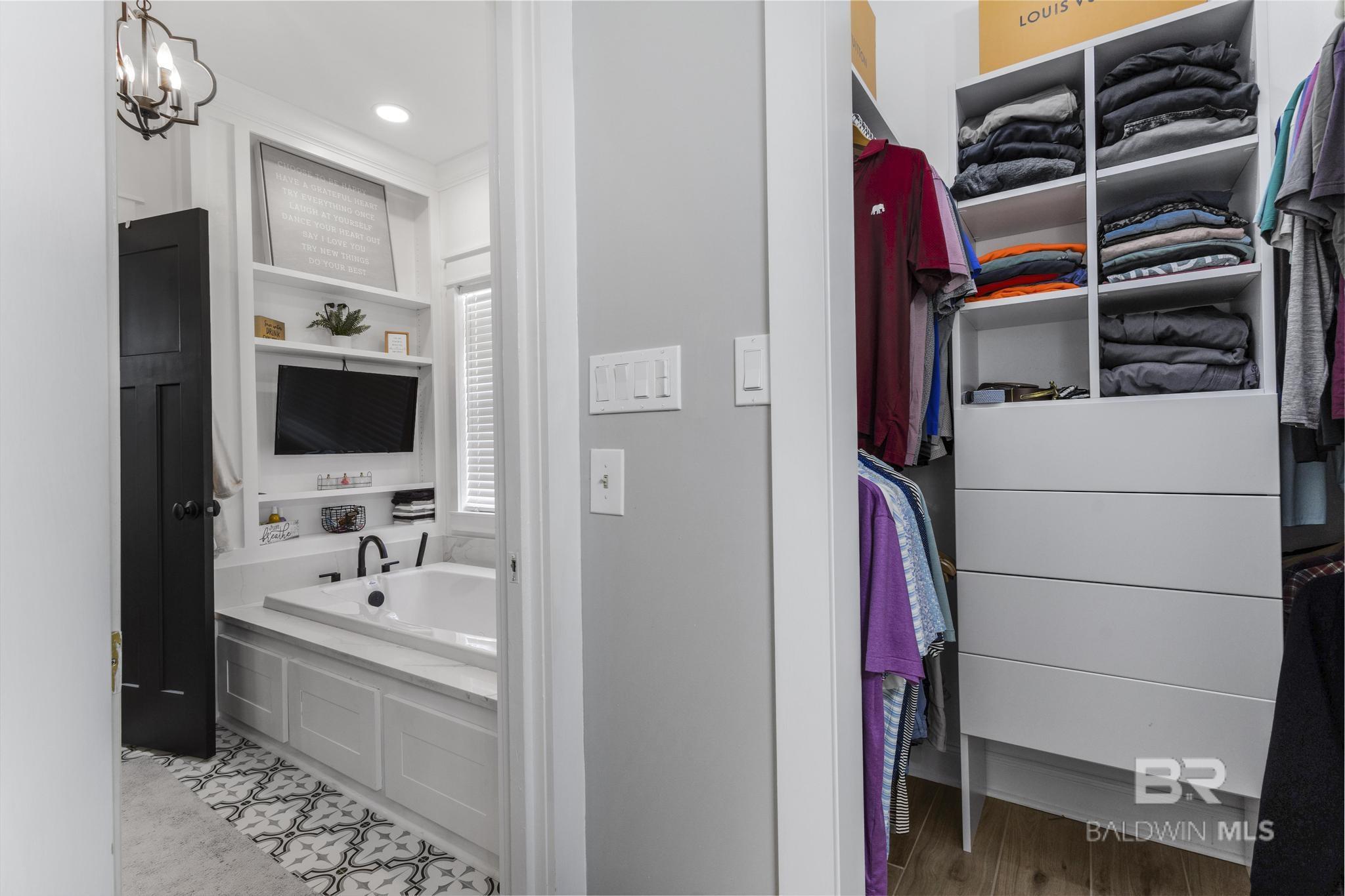 https://zimg.paragon.ice.com/ParagonImages/Property/PG/BCAR/396672/41/0/0/5bc8cac25d6e907a8e15b64ce80c493a/7/03a1ab45832fe87e552b5f5c6b236a04/396672-d9b0f27b-2a93-4f32-b7cc-42fe3e696077.JPG