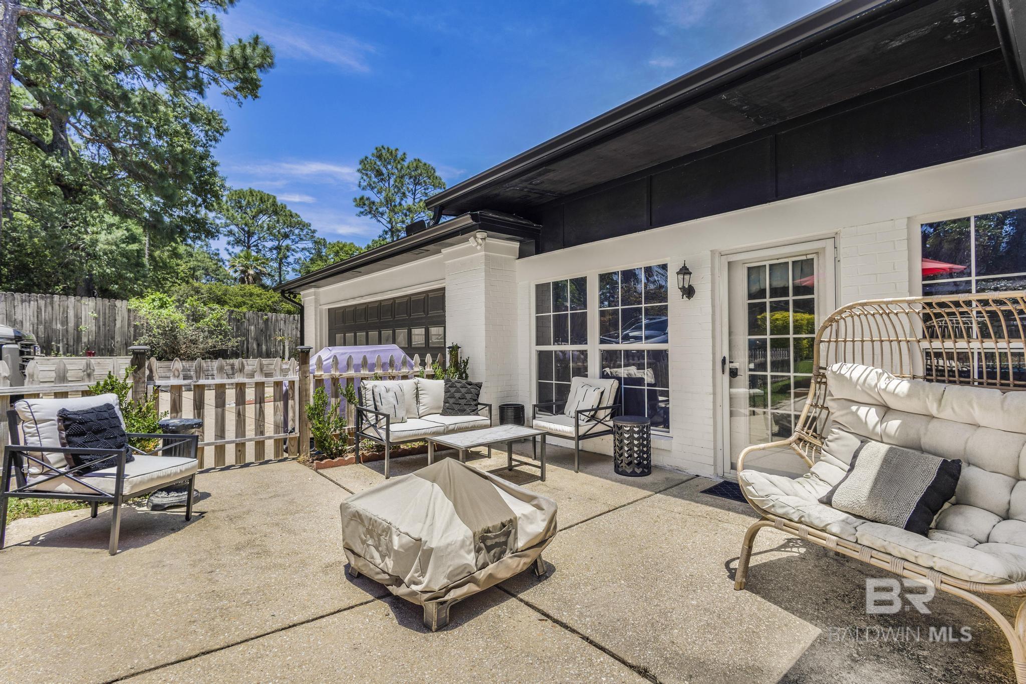 https://zimg.paragon.ice.com/ParagonImages/Property/PG/BCAR/396672/55/0/0/1f266d69cc2d4b2969b098b1a1ac1f3a/7/03a1ab45832fe87e552b5f5c6b236a04/396672-ffba9675-f81a-4d7d-a97d-020327f66f16.JPG
