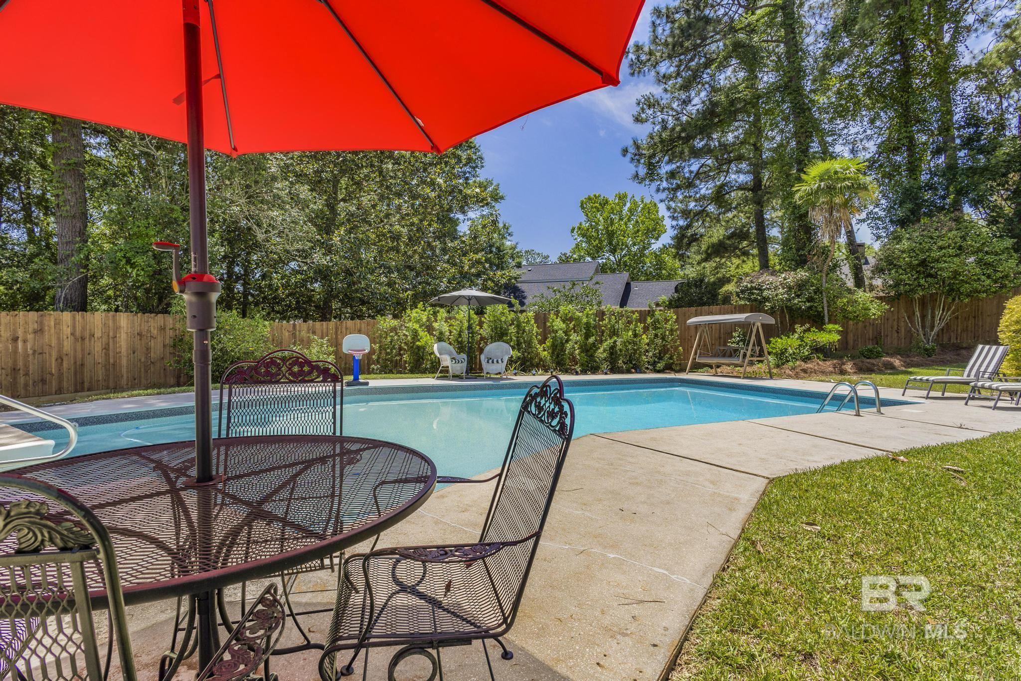 https://zimg.paragon.ice.com/ParagonImages/Property/PG/BCAR/396672/60/0/0/bb6c05be689444b47c56b55548285d5d/7/03a1ab45832fe87e552b5f5c6b236a04/396672-f56088da-83b6-4500-93c2-bebf46456591.JPG