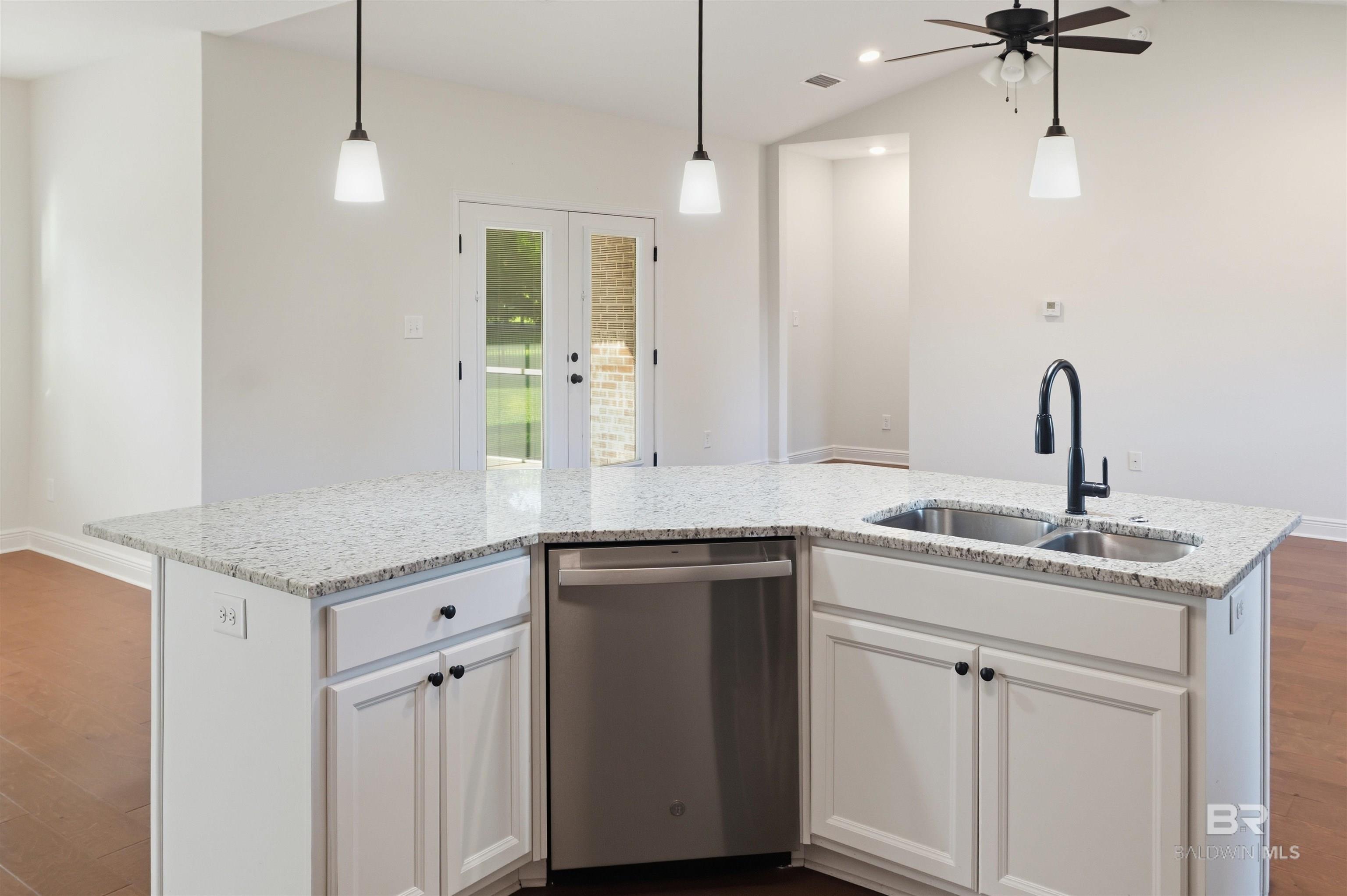 https://zimg.paragon.ice.com/ParagonImages/Property/PG/BCAR/396683/13/0/0/7ac4afdcb827ab1c2e1da84d9a8ec0dd/7/57b408cd1fcf772c6c1fb2700ba86763/396683-8d2ff182-fb75-467b-b7d7-63c131b1693b.JPG
