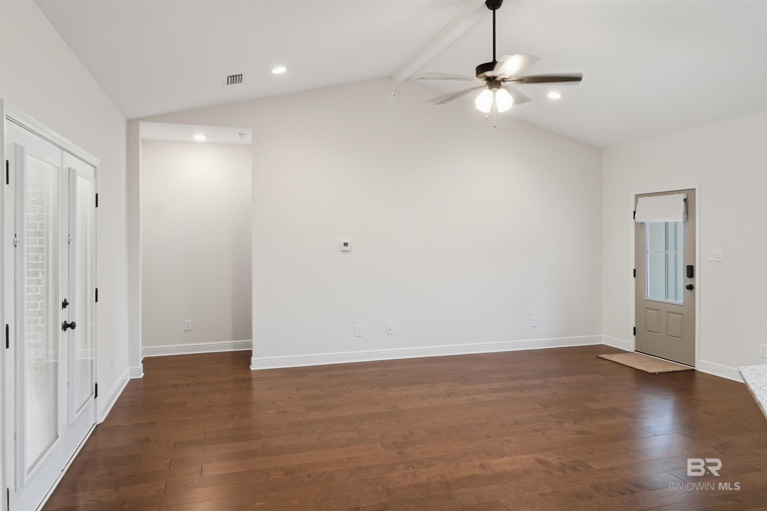 https://zimg.paragon.ice.com/ParagonImages/Property/PG/BCAR/396683/15/0/0/b0e88e0821bef14b983376479cce89b9/7/57b408cd1fcf772c6c1fb2700ba86763/396683-f8a2b679-4ff4-4404-a4e8-b335740c11e8.JPG