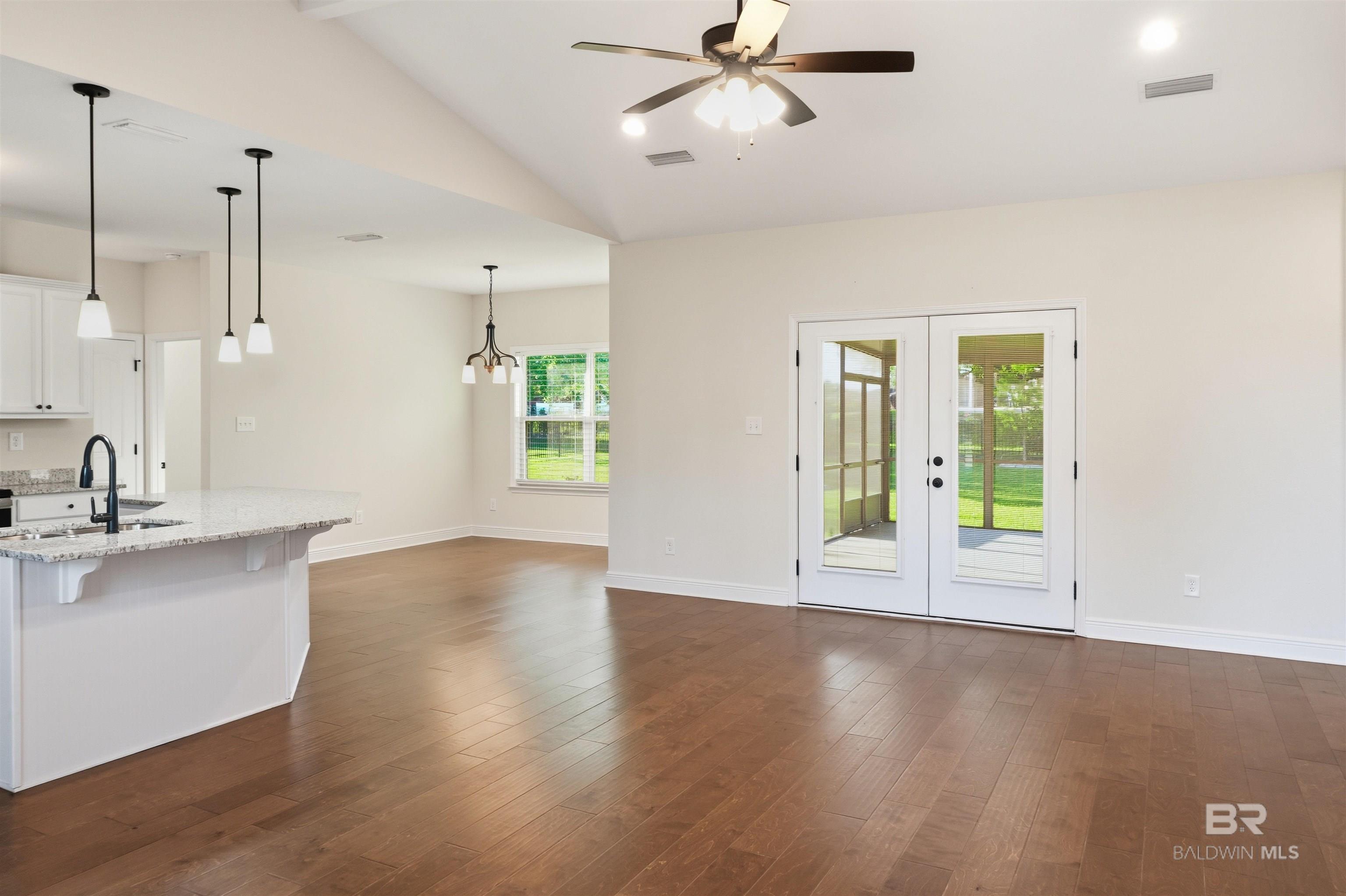 https://zimg.paragon.ice.com/ParagonImages/Property/PG/BCAR/396683/3/0/0/2e494e5c3f003ba8fb304b8fc896c2da/7/57b408cd1fcf772c6c1fb2700ba86763/396683-80fc0a4e-aa1d-4cd3-a3c3-0b04245b695f.JPG