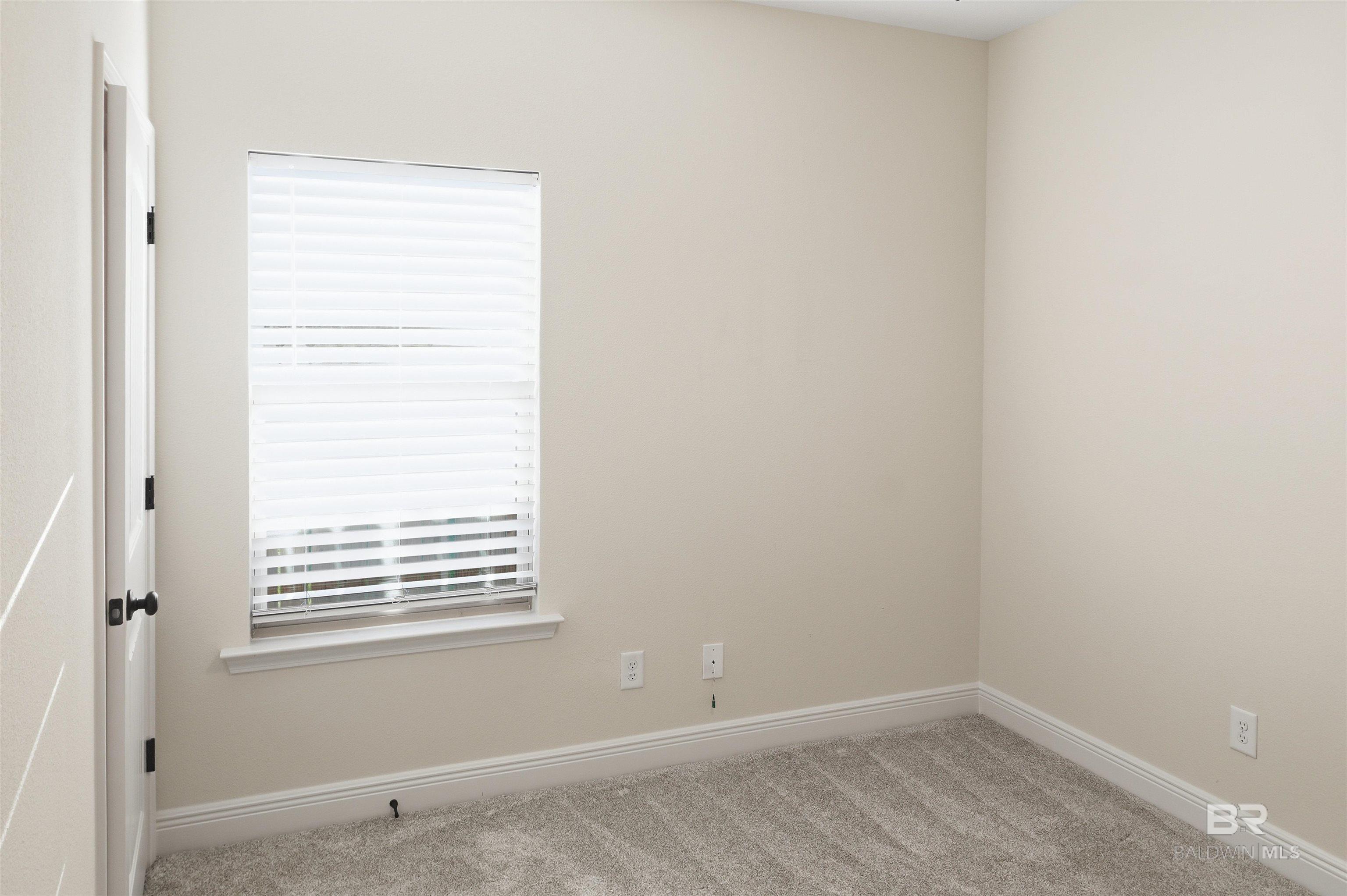 https://zimg.paragon.ice.com/ParagonImages/Property/PG/BCAR/396683/33/0/0/9a6d96f5cabb7000b70977a6fb4ebdfd/7/57b408cd1fcf772c6c1fb2700ba86763/396683-30e94c5d-caf3-4d26-8cf3-d4bb5d4210f0.JPG