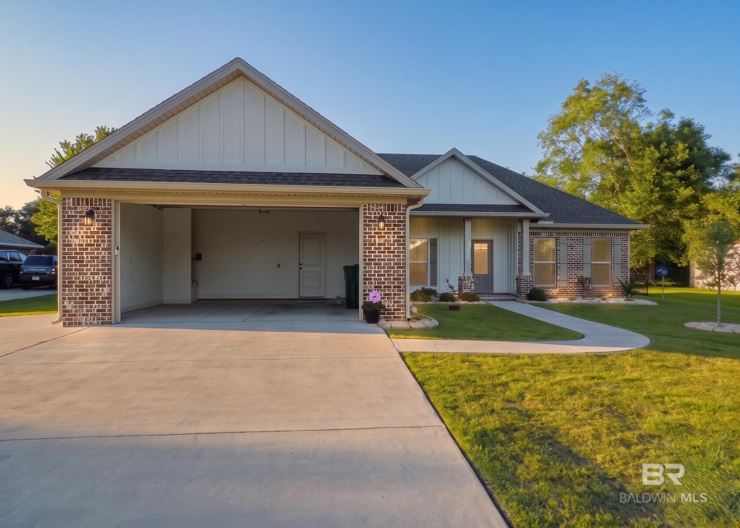 https://zimg.paragon.ice.com/ParagonImages/Property/PG/BCAR/396683/50/0/0/ea8dc361903581c63f2b884b58ea0a18/7/57b408cd1fcf772c6c1fb2700ba86763/396683-ed454d16-0d21-4cfb-a3c7-c974de93918c.JPG