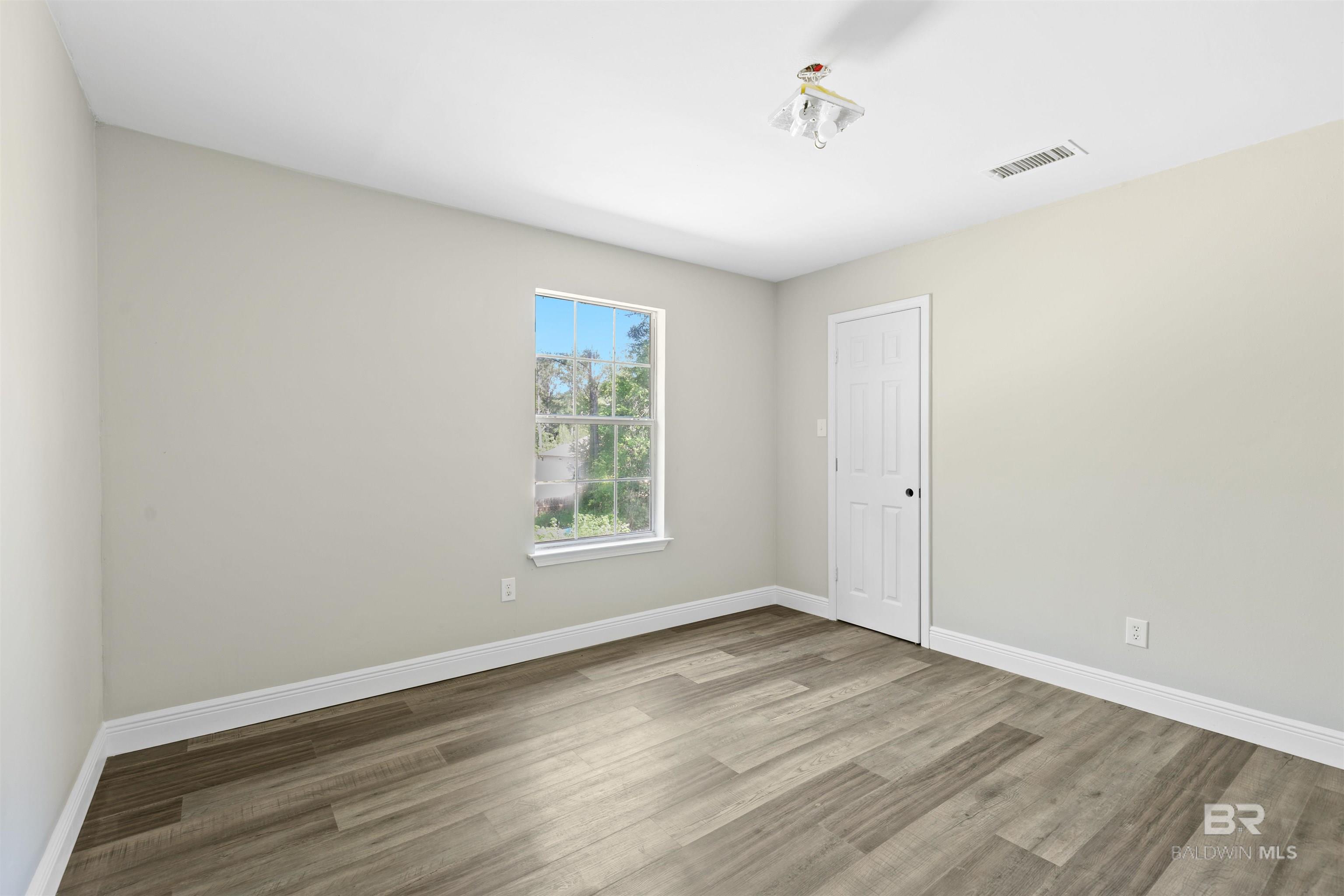 https://zimg.paragon.ice.com/ParagonImages/Property/PG/BCAR/396684/30/0/0/bb336c48d51baad0e141b64a92dd2cc9/7/ca4537632a8fc8ba38f301928efc088b/396684-4f7f19dc-cd03-40d3-9436-ecb36245c6fc.JPG