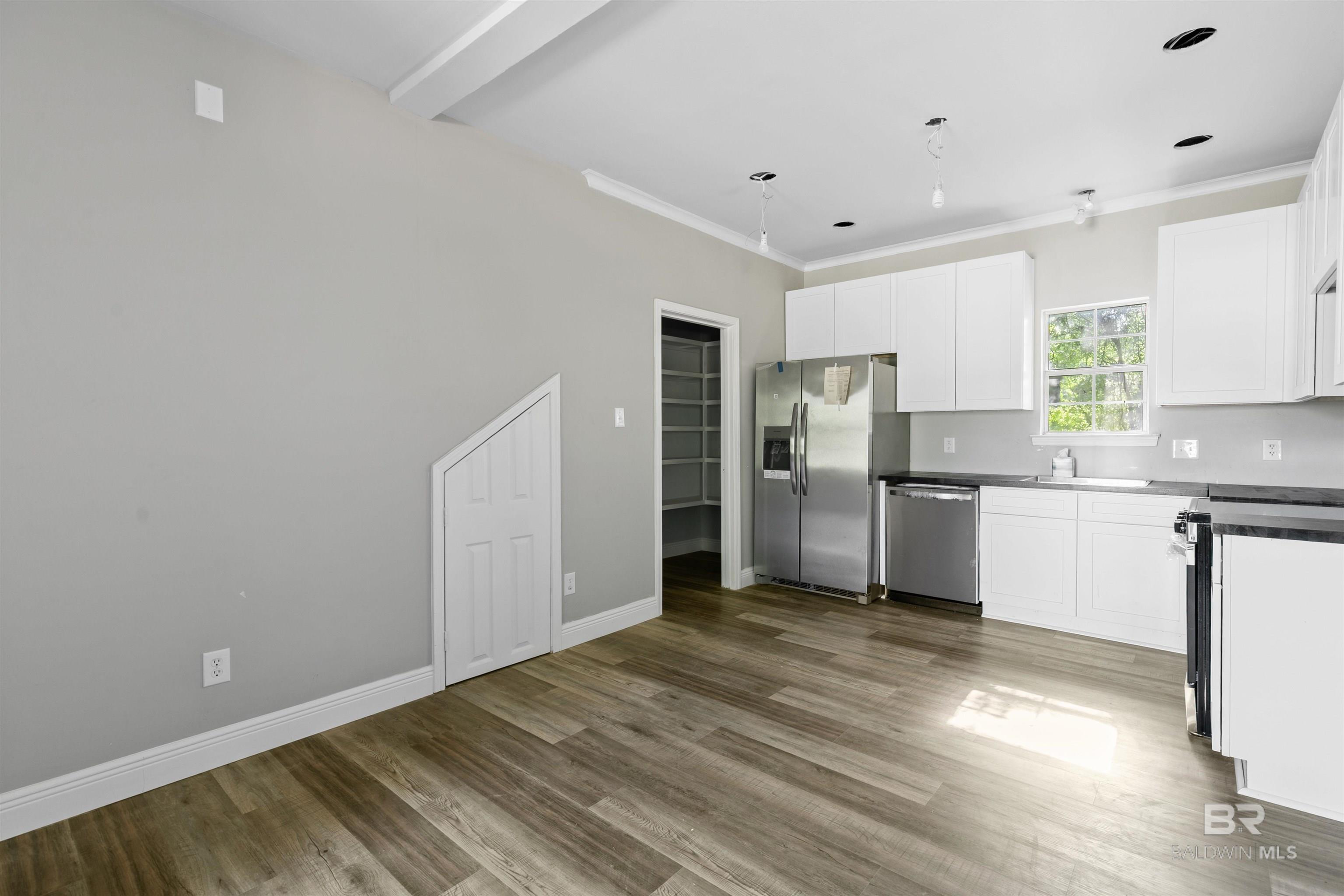 https://zimg.paragon.ice.com/ParagonImages/Property/PG/BCAR/396684/39/0/0/94fdadb78fbd70366bf1149702ff37fa/7/ca4537632a8fc8ba38f301928efc088b/396684-47bad98e-a562-419d-9881-fc848aa6f13b.JPG