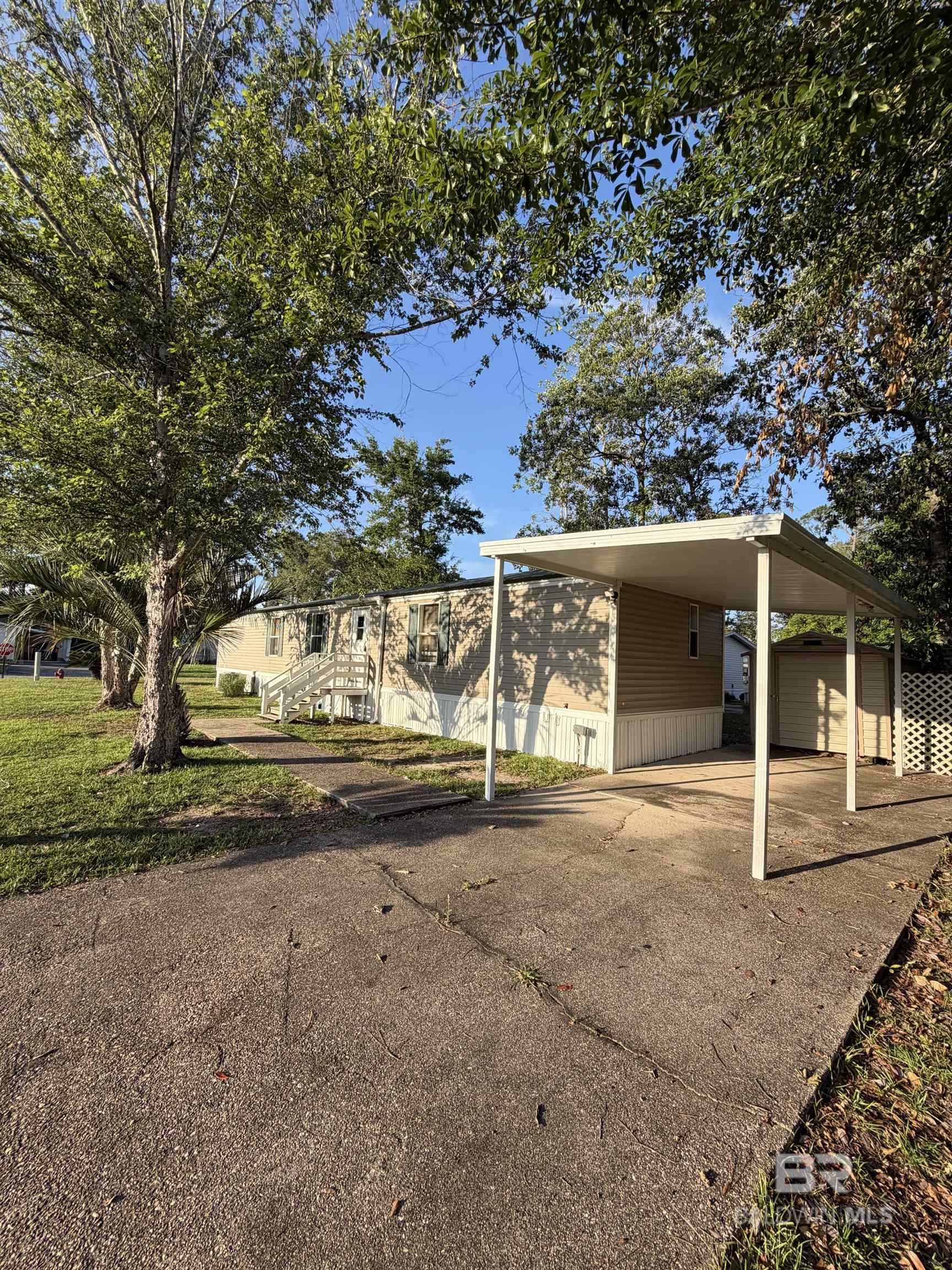 1125 Ridgewood Drive