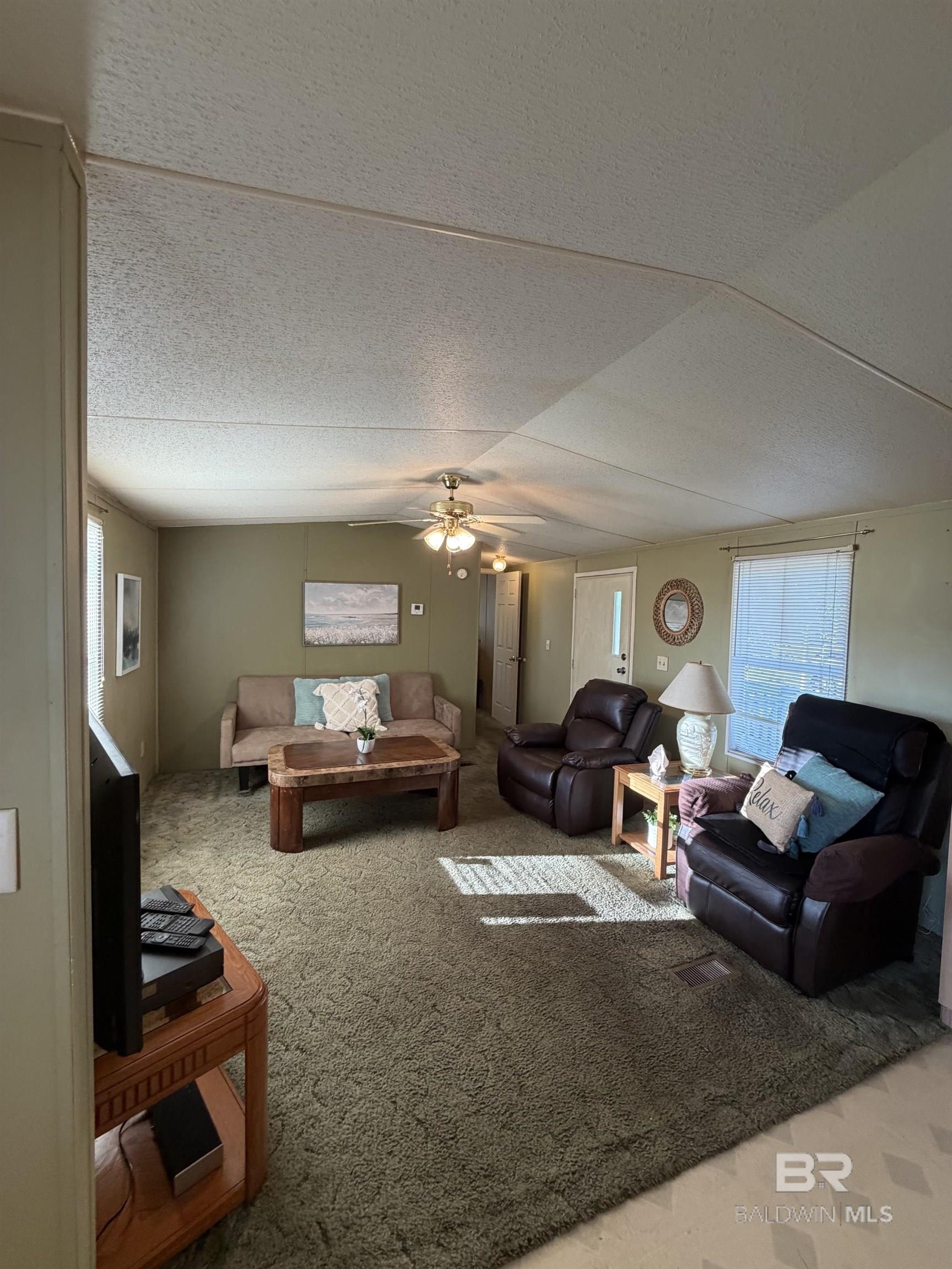 https://zimg.paragon.ice.com/ParagonImages/Property/PG/BCAR/396685/1/0/0/c7ebc9ab88dcfaeb429e2be6111f6083/7/a639e95d43958fa59da4017d183e6ef5/396685-50cf6e45-7446-4ad1-8d22-3c1b6c17e915.JPG