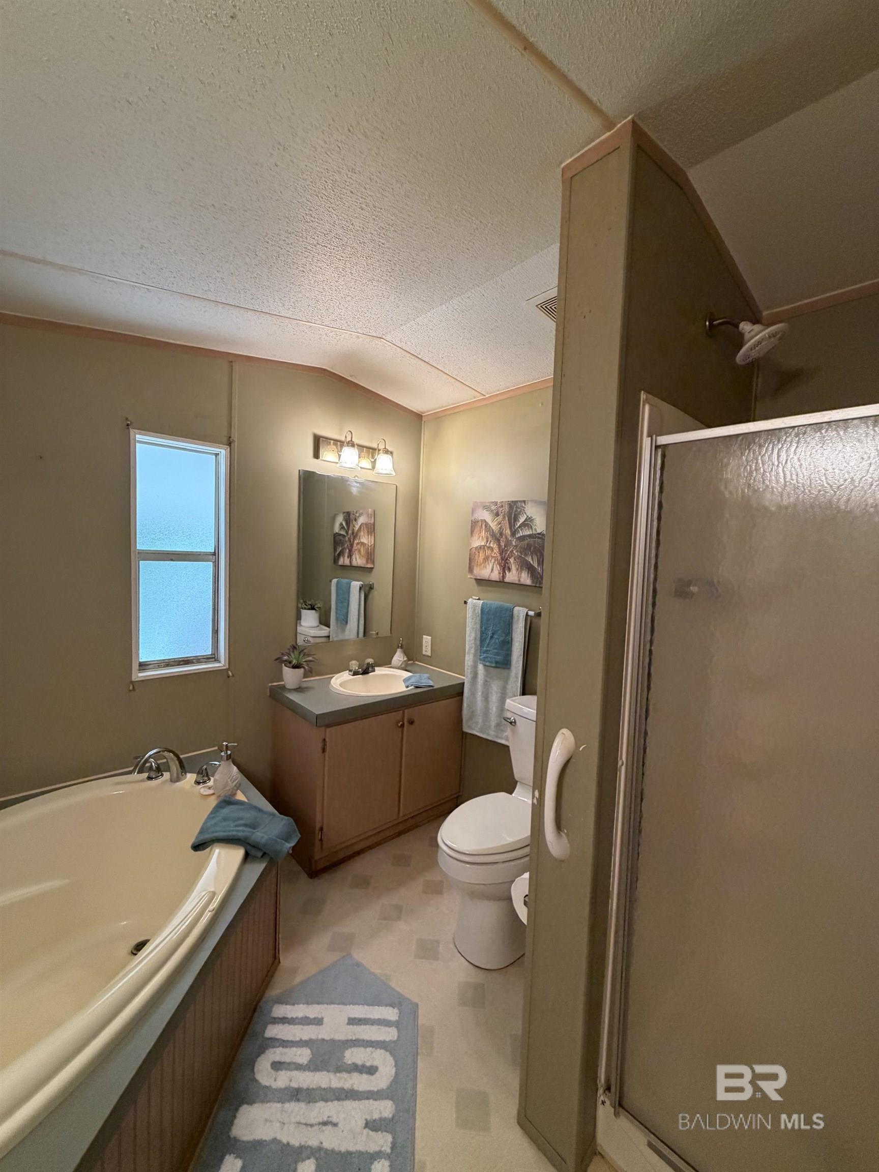 https://zimg.paragon.ice.com/ParagonImages/Property/PG/BCAR/396685/10/0/0/cfeea8672de282a66bf6cd279a531b99/7/a639e95d43958fa59da4017d183e6ef5/396685-ee70e5c9-2871-424f-8fd9-5b6f2518b533.JPG
