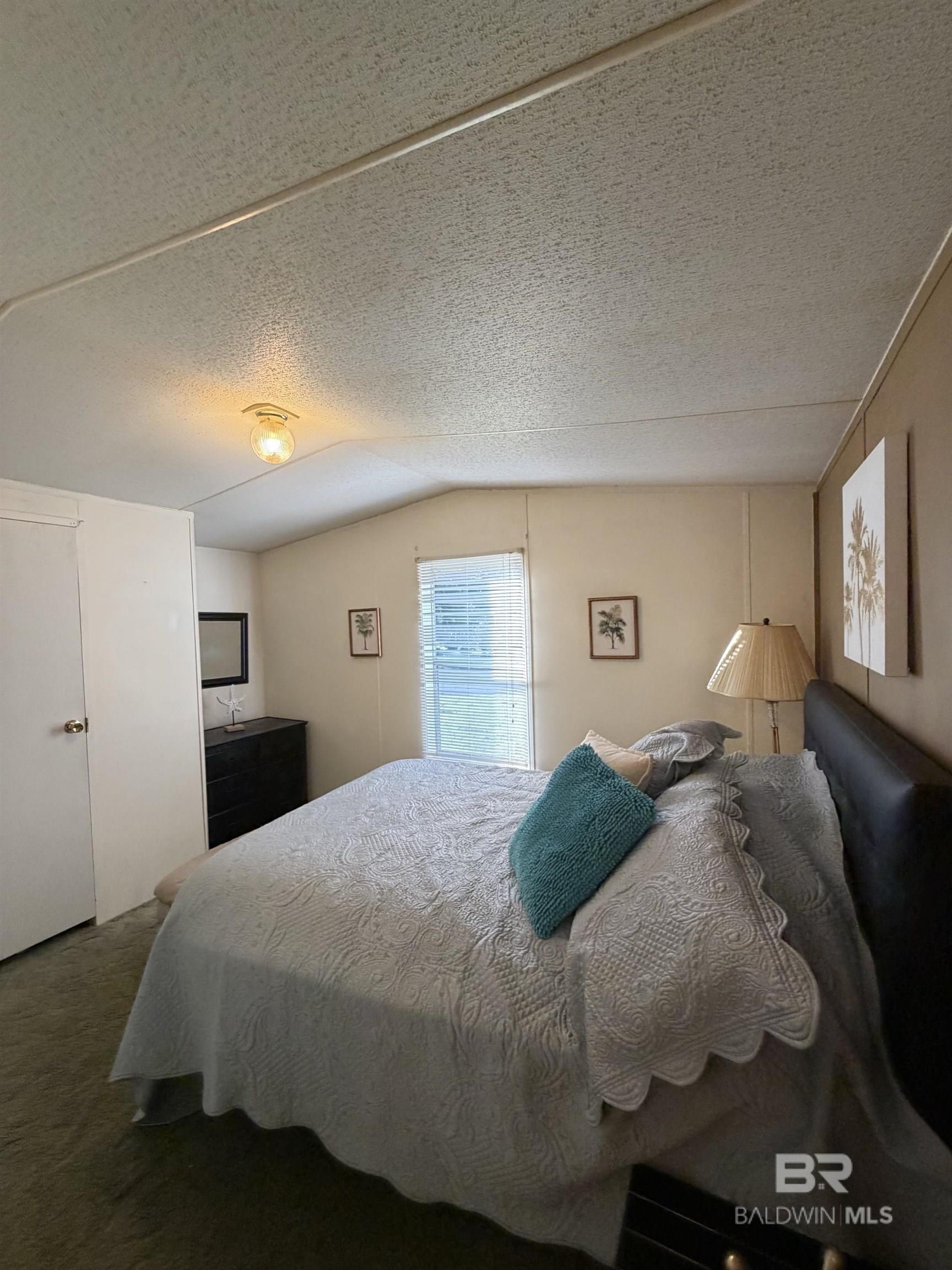 https://zimg.paragon.ice.com/ParagonImages/Property/PG/BCAR/396685/12/0/0/f0cd498a44a41360a5f5ebe68632f850/7/a639e95d43958fa59da4017d183e6ef5/396685-3ddb0cd4-d4c6-4f6a-bc25-ddc0a05ef4bf.JPG