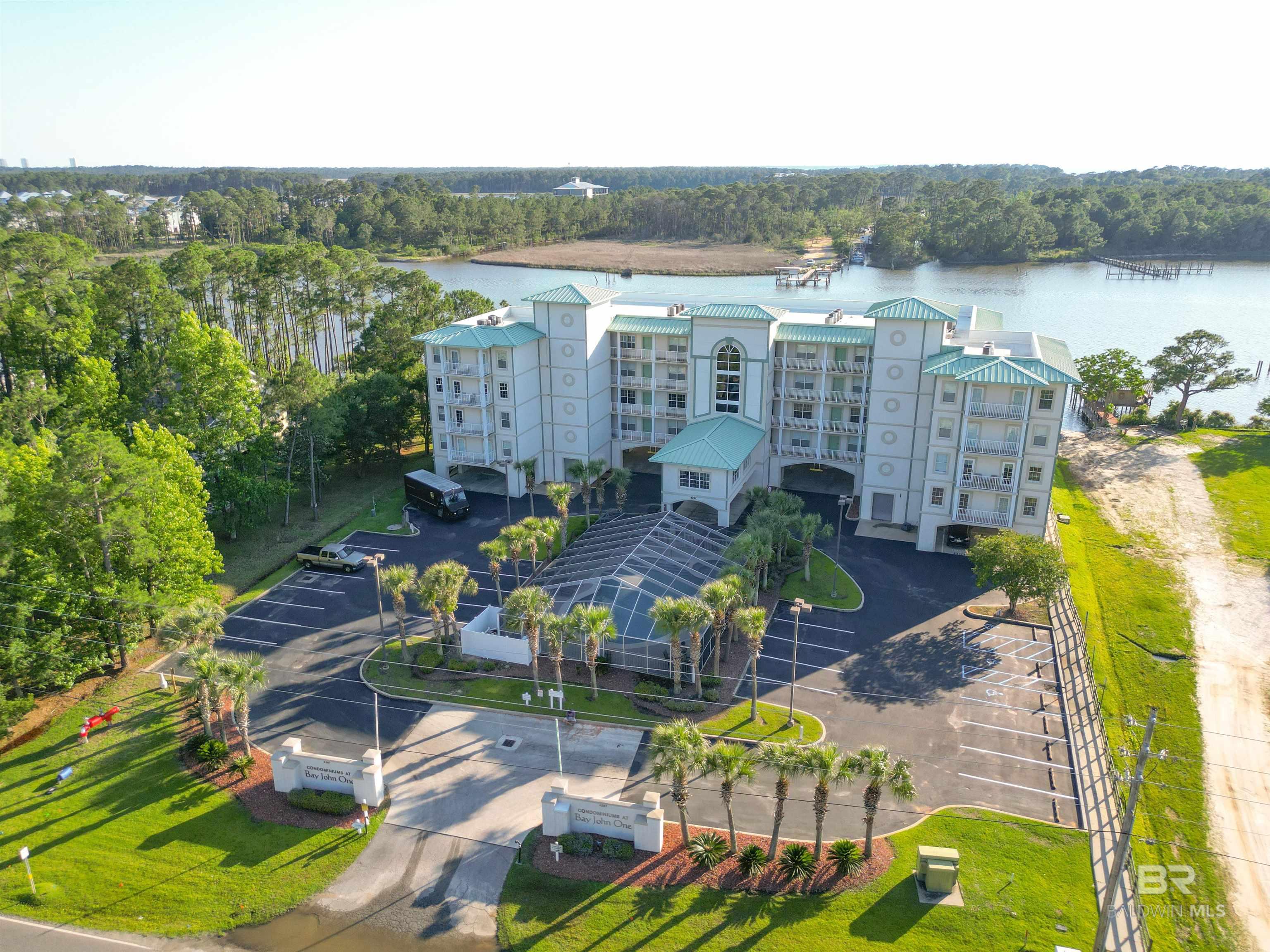 https://zimg.paragon.ice.com/ParagonImages/Property/PG/BCAR/396704/3/0/0/010aeaf4dd5206149518185fde514d8c/7/ff59a0e752751937e7c766c484e8f946/396704-16f0f08b-415b-4cf4-b31c-128e3ca252f1.JPG