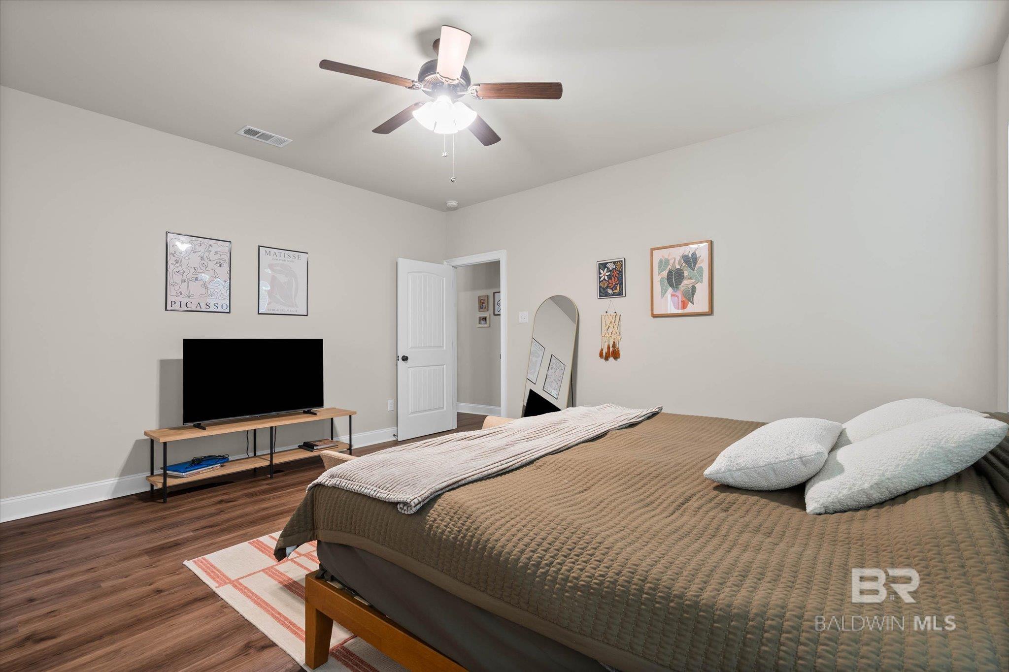 https://zimg.paragon.ice.com/ParagonImages/Property/PG/BCAR/396714/12/0/0/8d9c499ac41ea29b87f3183f71283cd1/7/26d37e65a8a2d1772e9d48ae522d8f10/396714-5c67e086-7d9a-4fe0-a503-87a06e022234.JPG