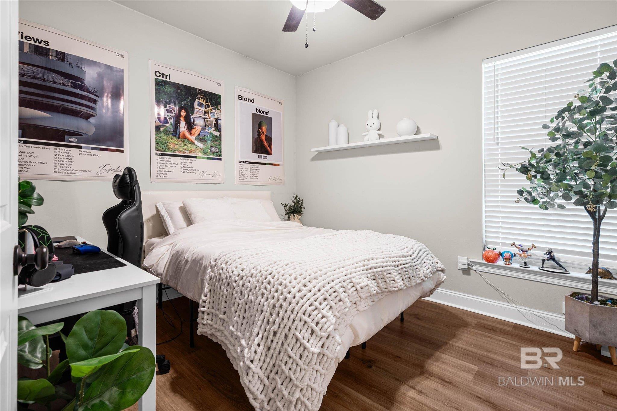 https://zimg.paragon.ice.com/ParagonImages/Property/PG/BCAR/396714/16/0/0/a7bf98a0221d1ed3fd220c4412f86d5f/7/26d37e65a8a2d1772e9d48ae522d8f10/396714-db59bca9-edb3-4661-b6f4-38902b0a67ef.JPG