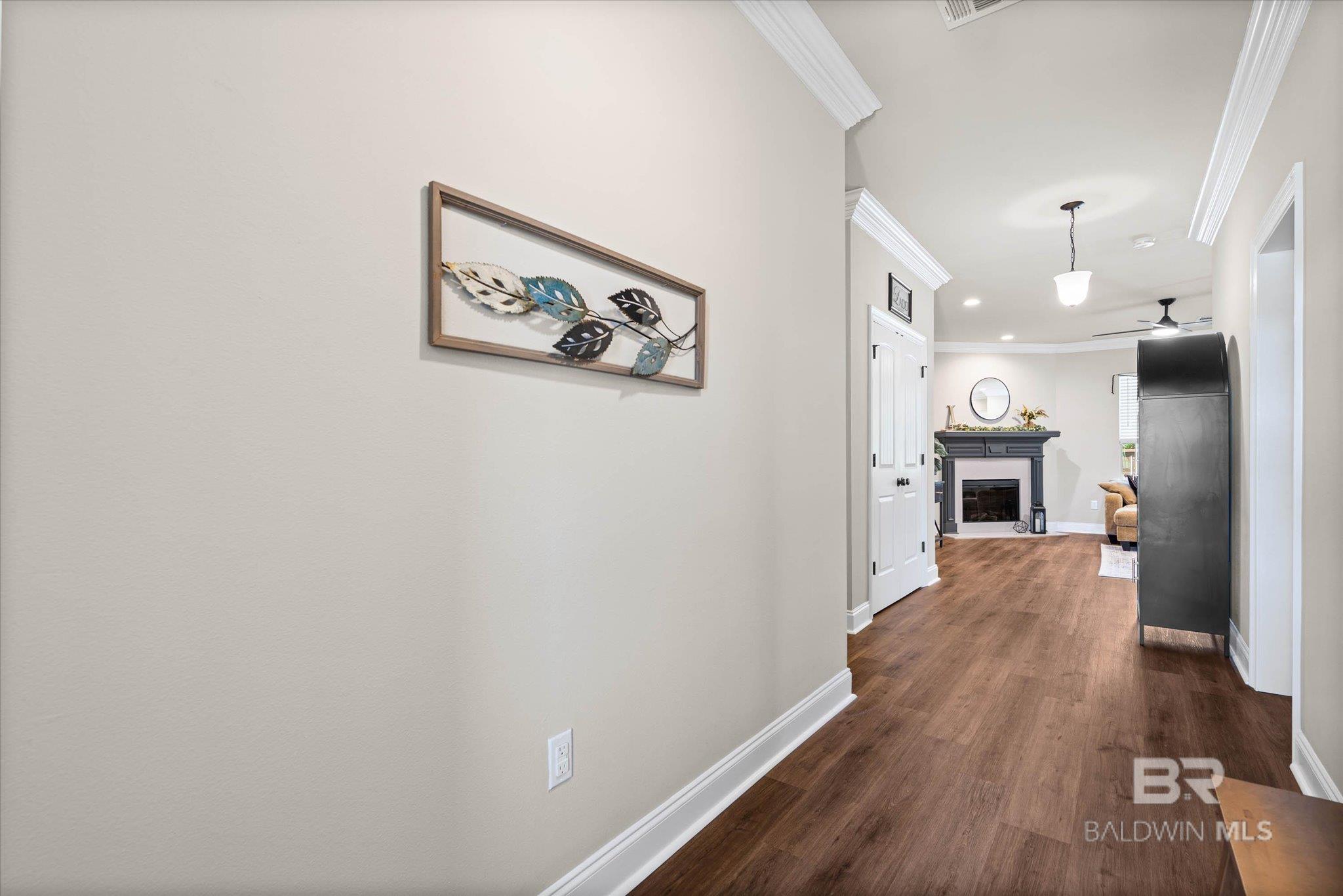 https://zimg.paragon.ice.com/ParagonImages/Property/PG/BCAR/396714/19/0/0/6f3d3719ecbf75a36a95f15314e8c0ee/7/26d37e65a8a2d1772e9d48ae522d8f10/396714-e8656ae2-6530-49d3-a961-7f037e8ecda8.JPG