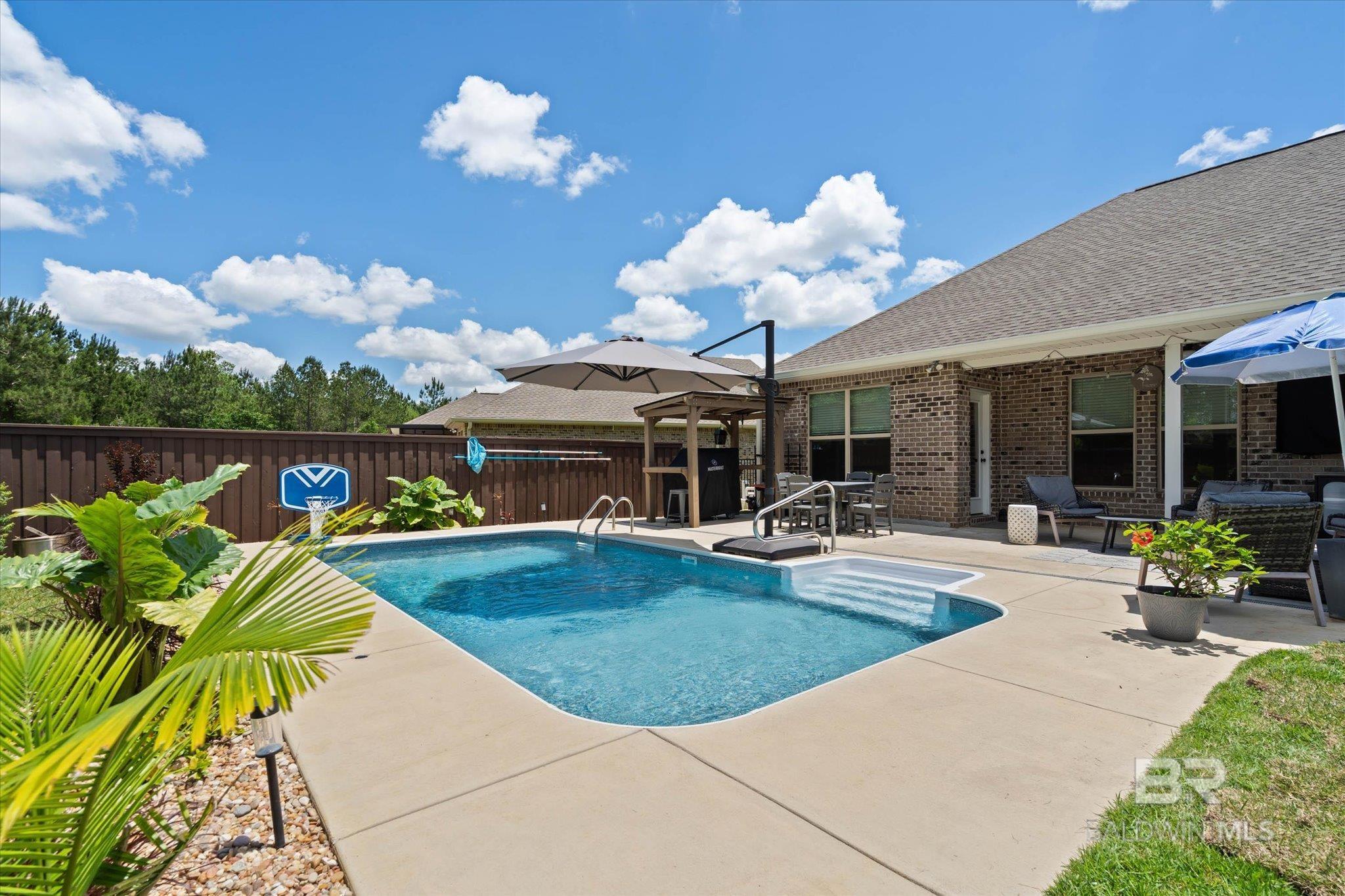 https://zimg.paragon.ice.com/ParagonImages/Property/PG/BCAR/396714/25/0/0/23a9788539d04975aa3e080f04a25db4/7/26d37e65a8a2d1772e9d48ae522d8f10/396714-4e746950-0cb4-4b0b-acc2-b567efe73c55.JPG