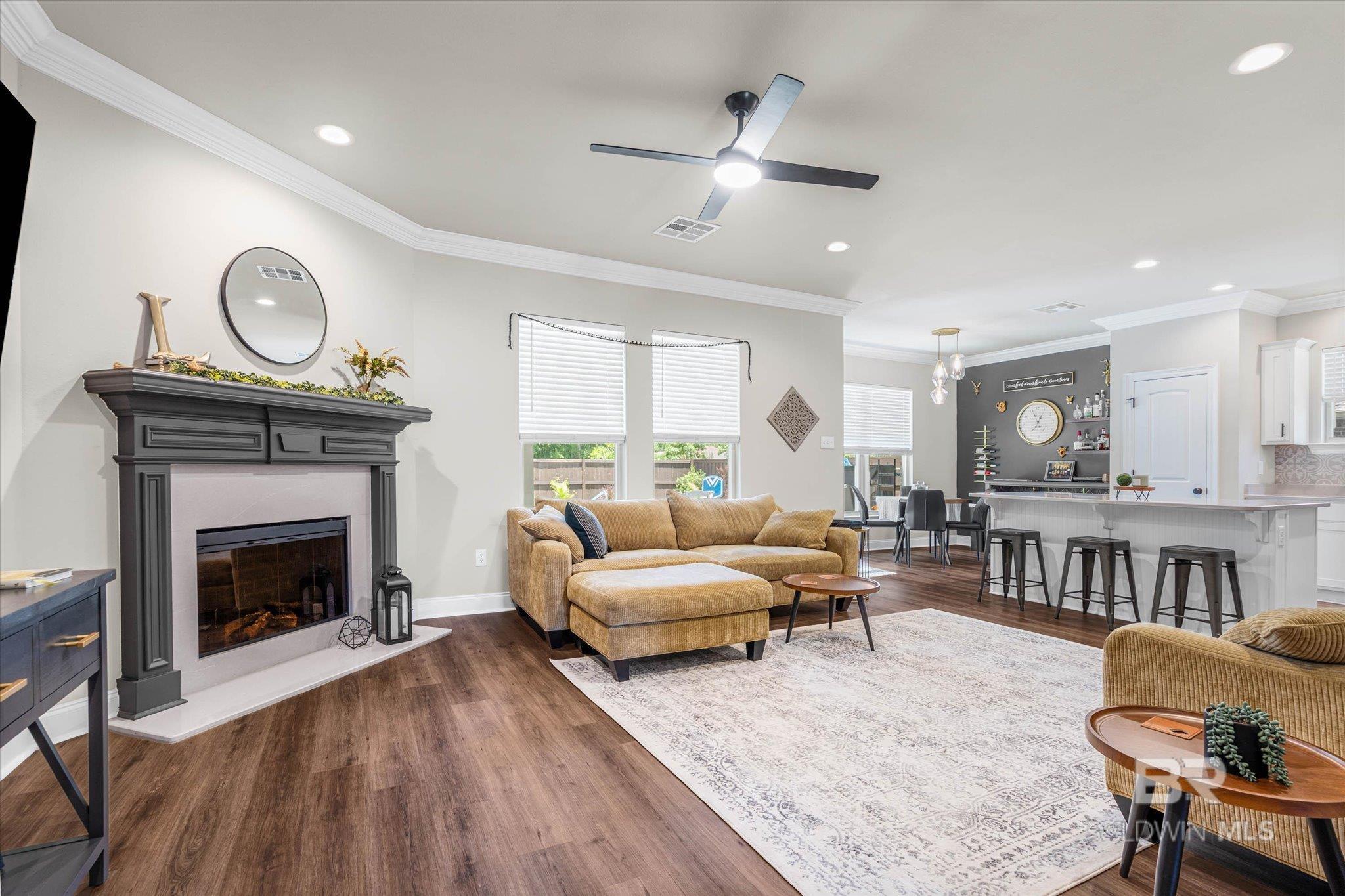 https://zimg.paragon.ice.com/ParagonImages/Property/PG/BCAR/396714/5/0/0/6a0283a4c8c55dd402a9088dc4f61e0f/7/26d37e65a8a2d1772e9d48ae522d8f10/396714-4748f9b0-040f-4afd-a76a-04f0e484a5d3.JPG