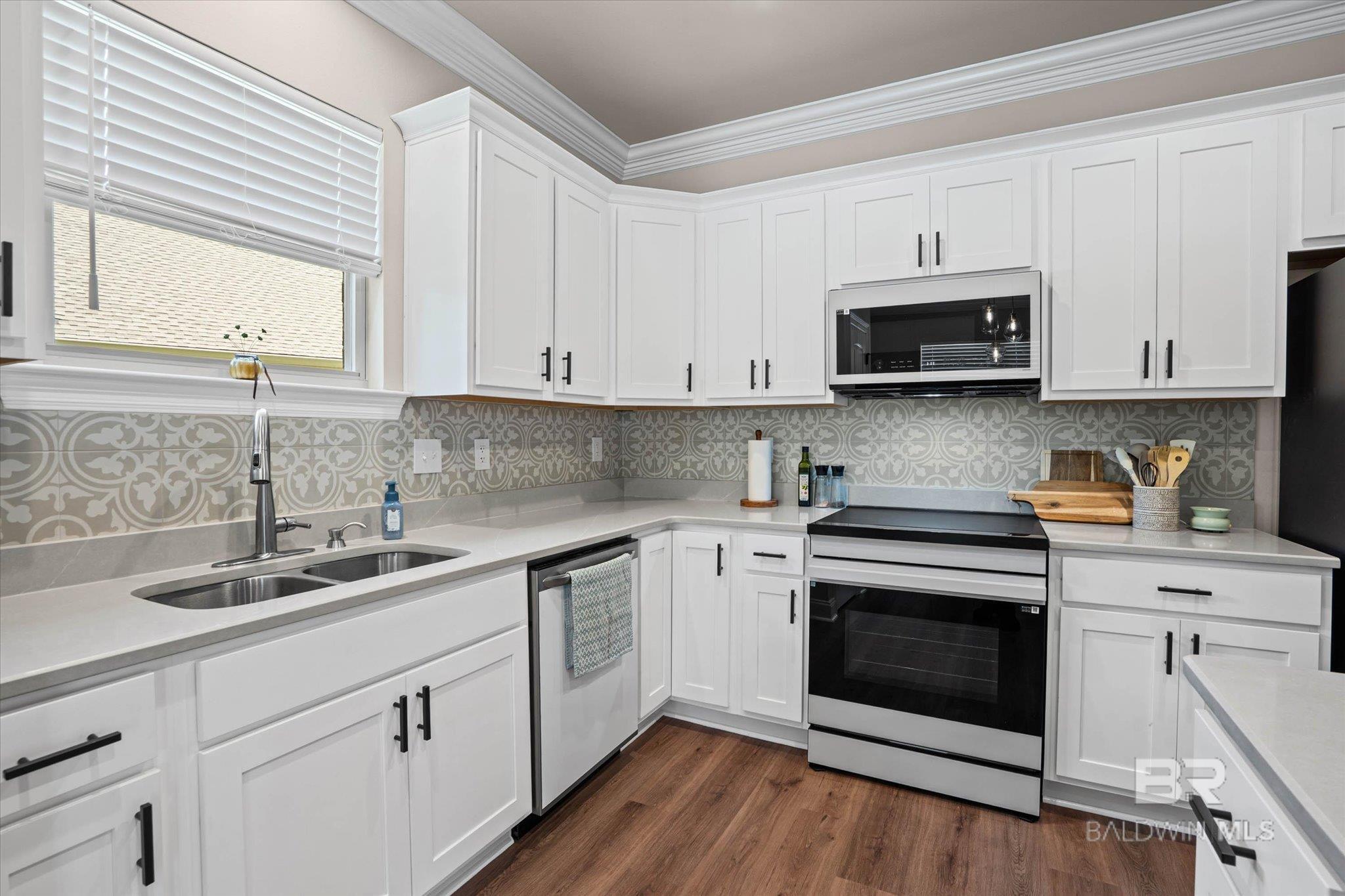 https://zimg.paragon.ice.com/ParagonImages/Property/PG/BCAR/396714/9/0/0/77f4f159b97e08d2bfc1e07e7a39b556/7/26d37e65a8a2d1772e9d48ae522d8f10/396714-f6ed08ee-cf23-4294-850a-e95e376519e2.JPG
