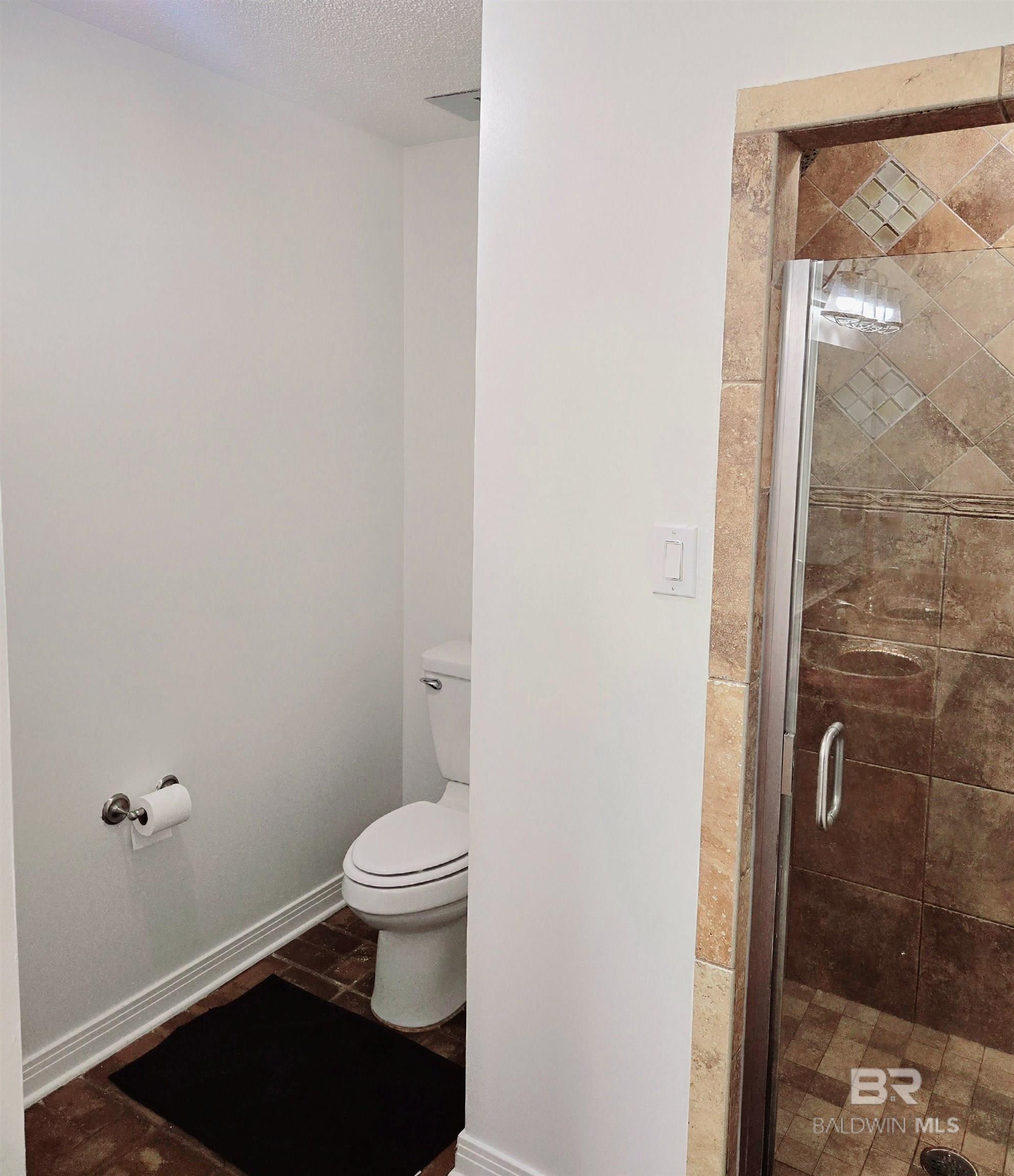 https://zimg.paragon.ice.com/ParagonImages/Property/PG/BCAR/396720/32/0/0/f73508ad9a9b617b94f1a1e646c415ce/7/4dcf789e6bdf26446359329a15ec5574/396720-f0a97183-84b0-4600-aebf-21c13e22fccb.JPG