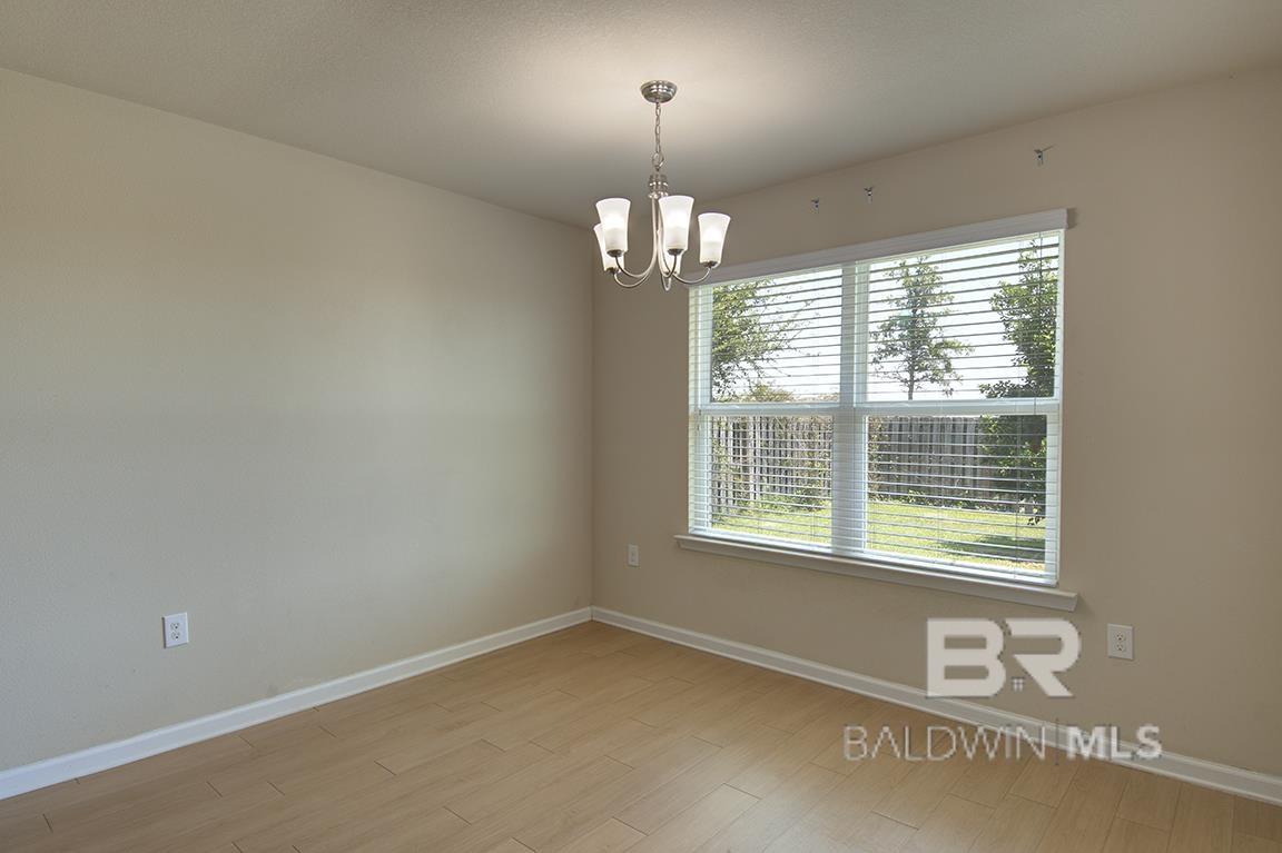 https://zimg.paragon.ice.com/ParagonImages/Property/PG/BCAR/396728/13/0/0/a1dfe7b75ac5a602cab58a76a0d41483/7/1a8011434846370678e5ec04b9980543/396728-0a90e3d6-e64c-47ba-b620-300deebd68b0.JPG