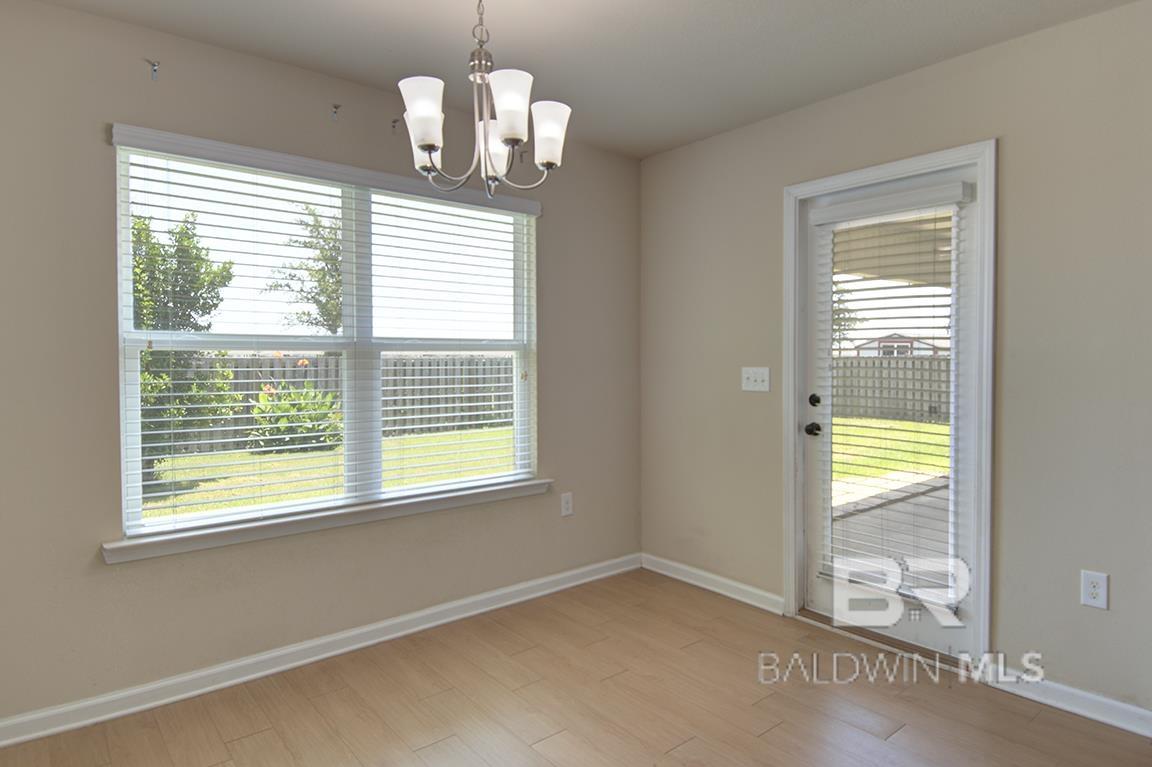 https://zimg.paragon.ice.com/ParagonImages/Property/PG/BCAR/396728/14/0/0/76eac13dce86ad5ec8d2ad27e5838578/7/1a8011434846370678e5ec04b9980543/396728-9e937875-96d4-4271-b406-863e3cdb7d35.JPG