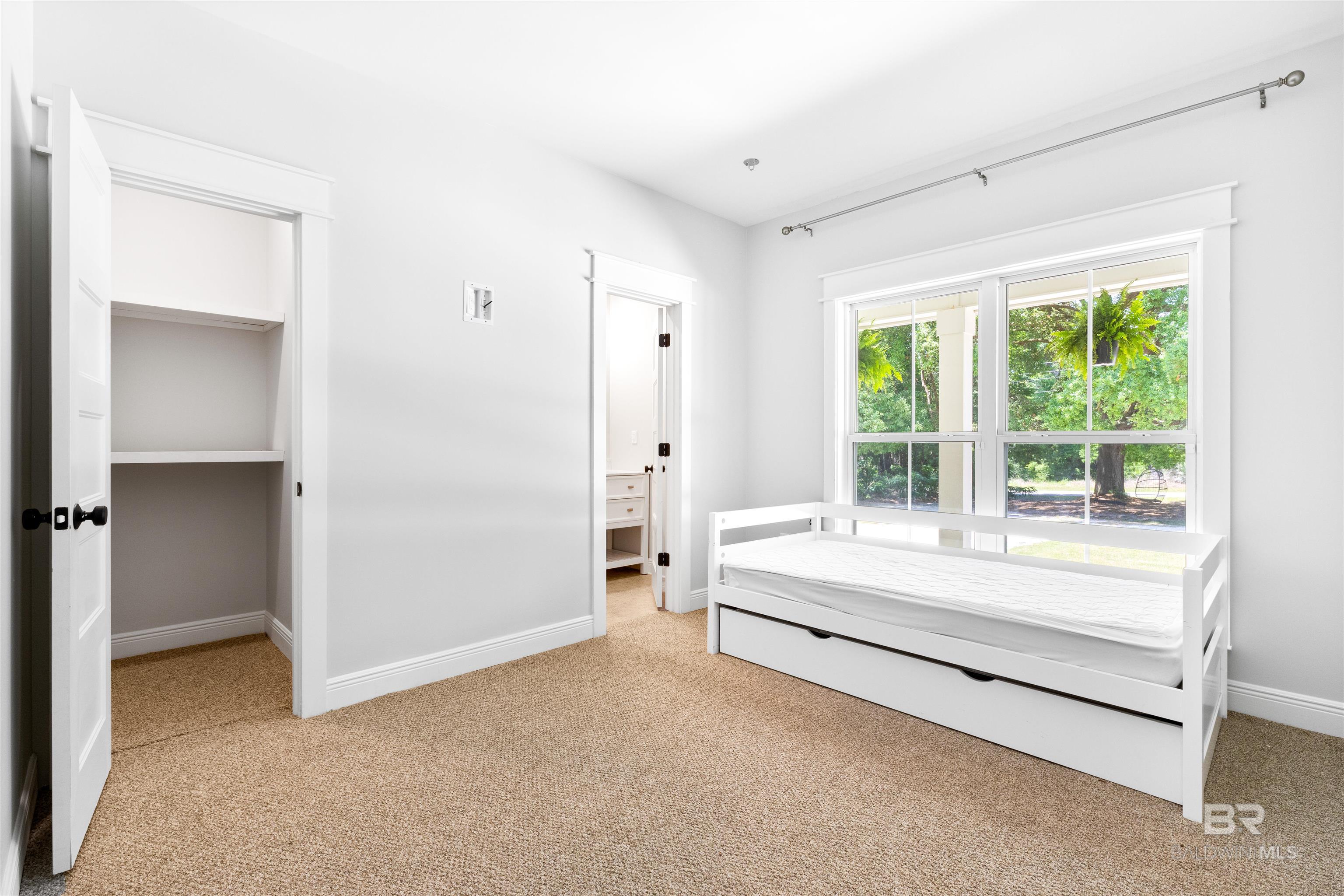 https://zimg.paragon.ice.com/ParagonImages/Property/PG/BCAR/396729/9/0/0/94d327ceef4e93cf9a45157abead2b7b/7/b6aa34c0467dd12e9b1809c9c93c1593/396729-0db04bdc-e95e-4502-bb7b-8a2e7fd7e9dc.JPG