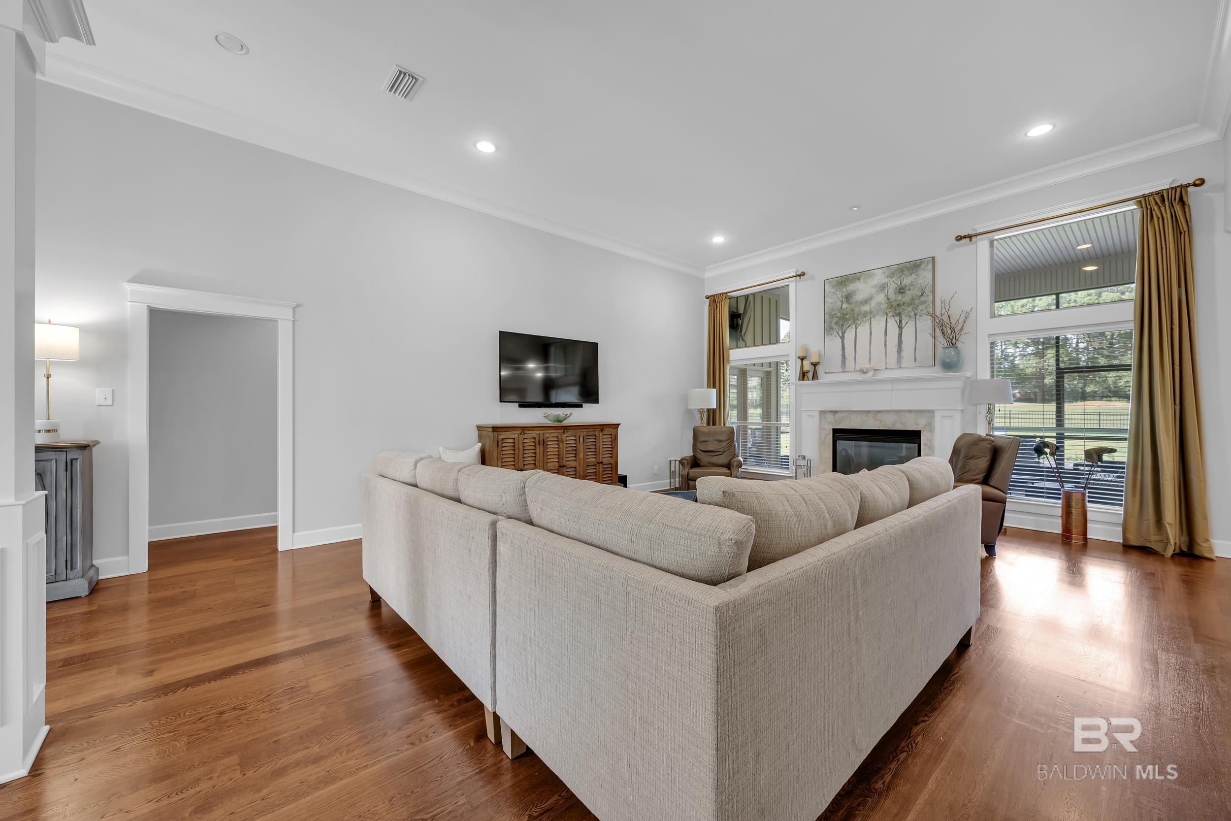 https://zimg.paragon.ice.com/ParagonImages/Property/PG/BCAR/396730/13/0/0/57e54a8530218cd4967a06e25ad91f9e/7/c04ada848083d60d9899f77ddb1449a3/396730-ffba5cc1-3538-4e46-9fe0-9835e9d98ebd.JPG