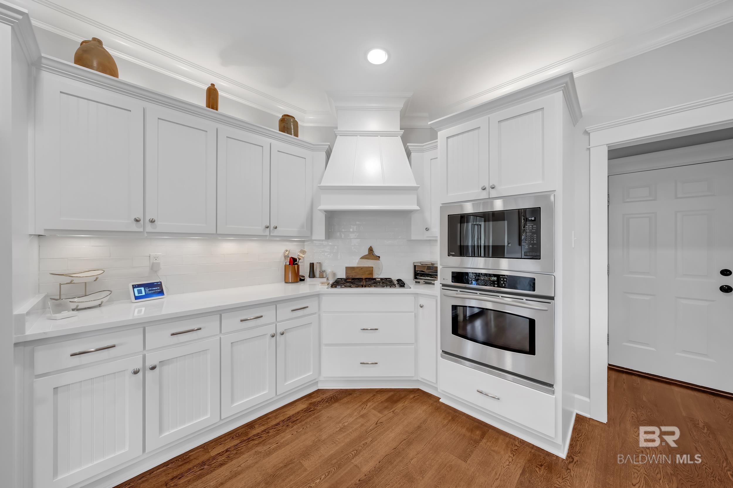 https://zimg.paragon.ice.com/ParagonImages/Property/PG/BCAR/396730/20/0/0/c092288ad349696a9d9d2de765de0c5f/7/c04ada848083d60d9899f77ddb1449a3/396730-04d063fa-d09d-4292-903c-e71846396c2a.JPG
